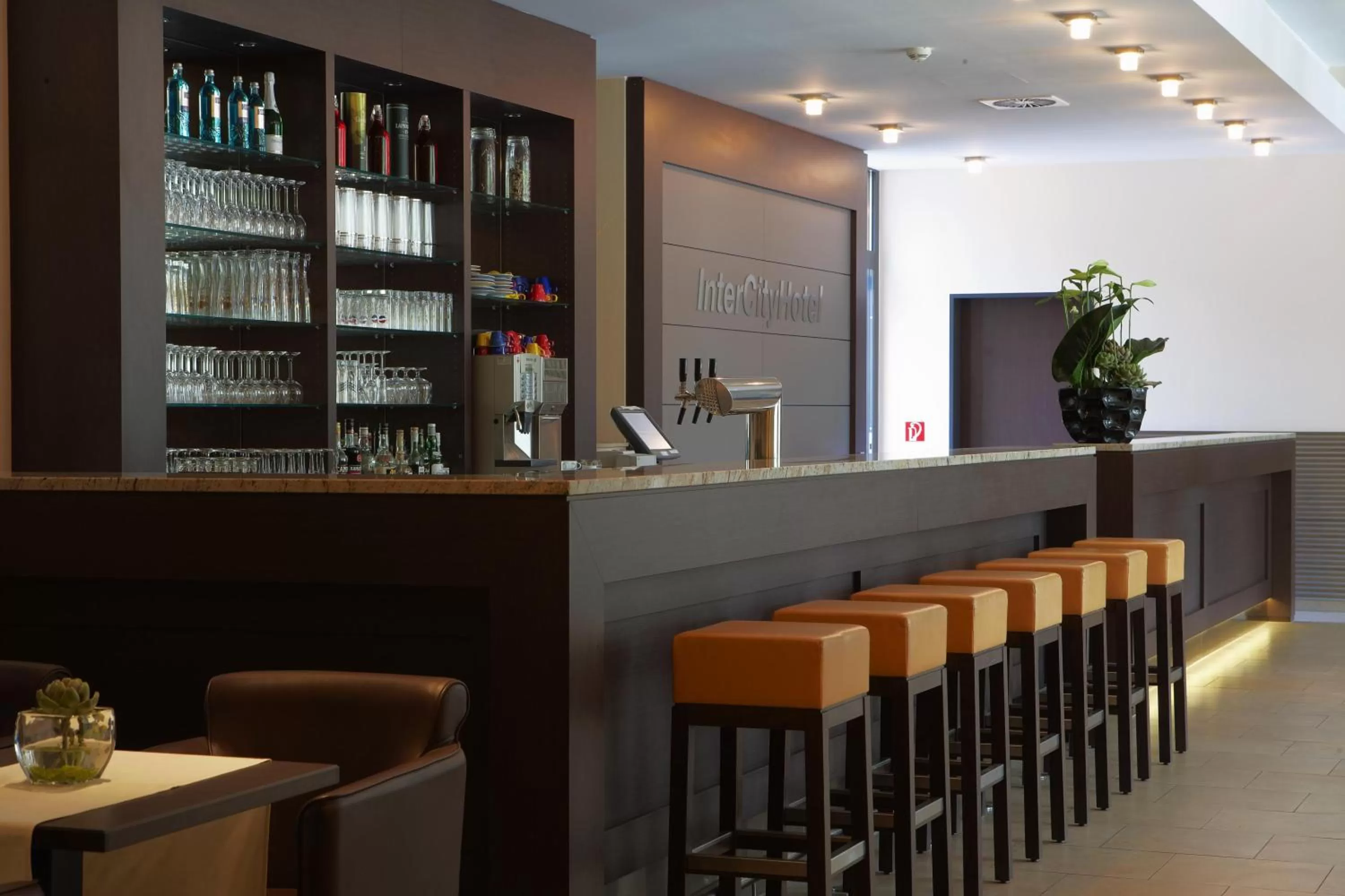 Lounge or bar, Lounge/Bar in IntercityHotel Essen