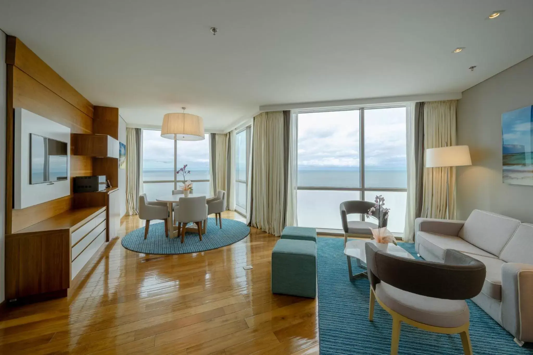 Bedroom, Seating Area in Hotel InterContinental Cartagena, an IHG Hotel