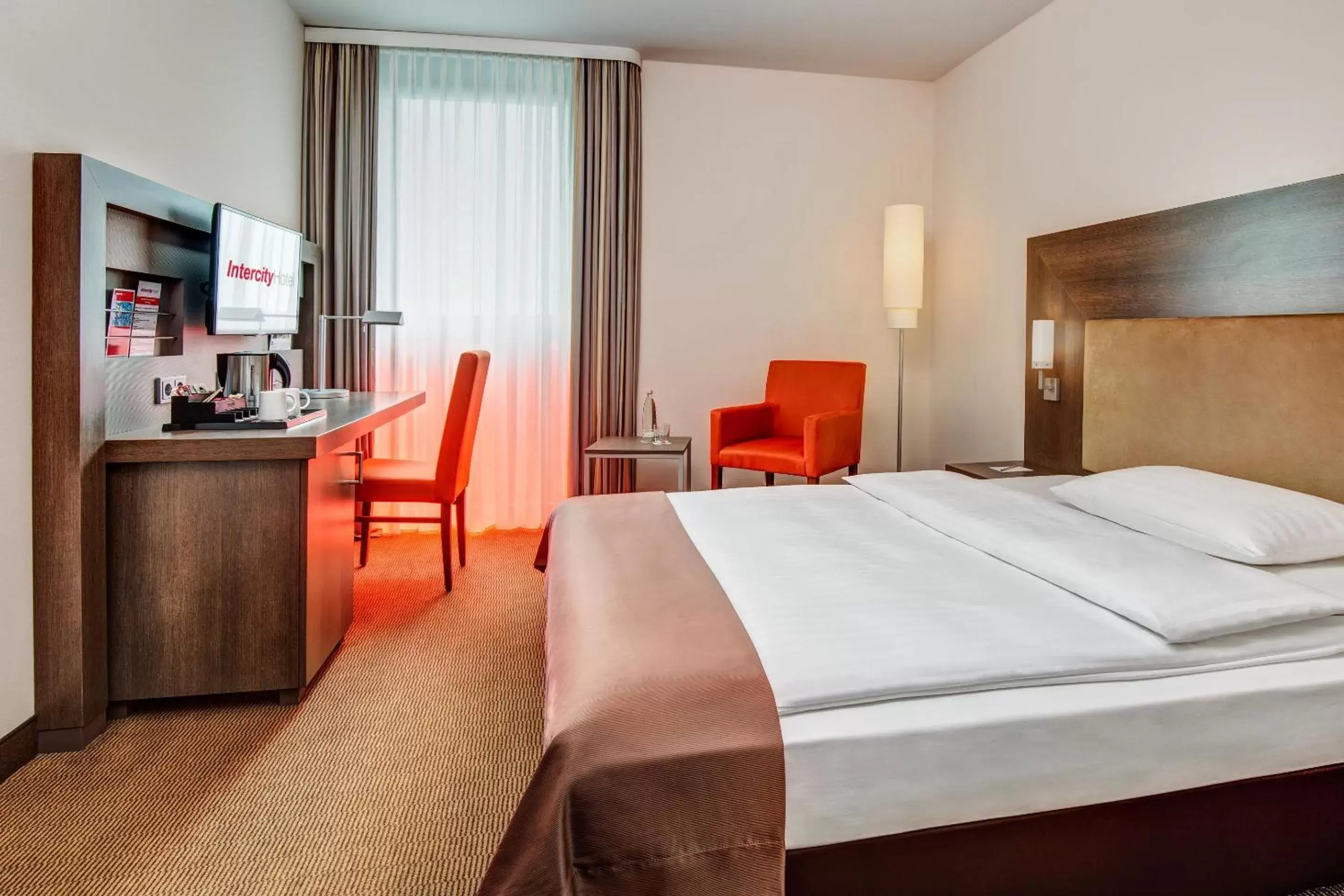 Bed in IntercityHotel Berlin Airport Area North