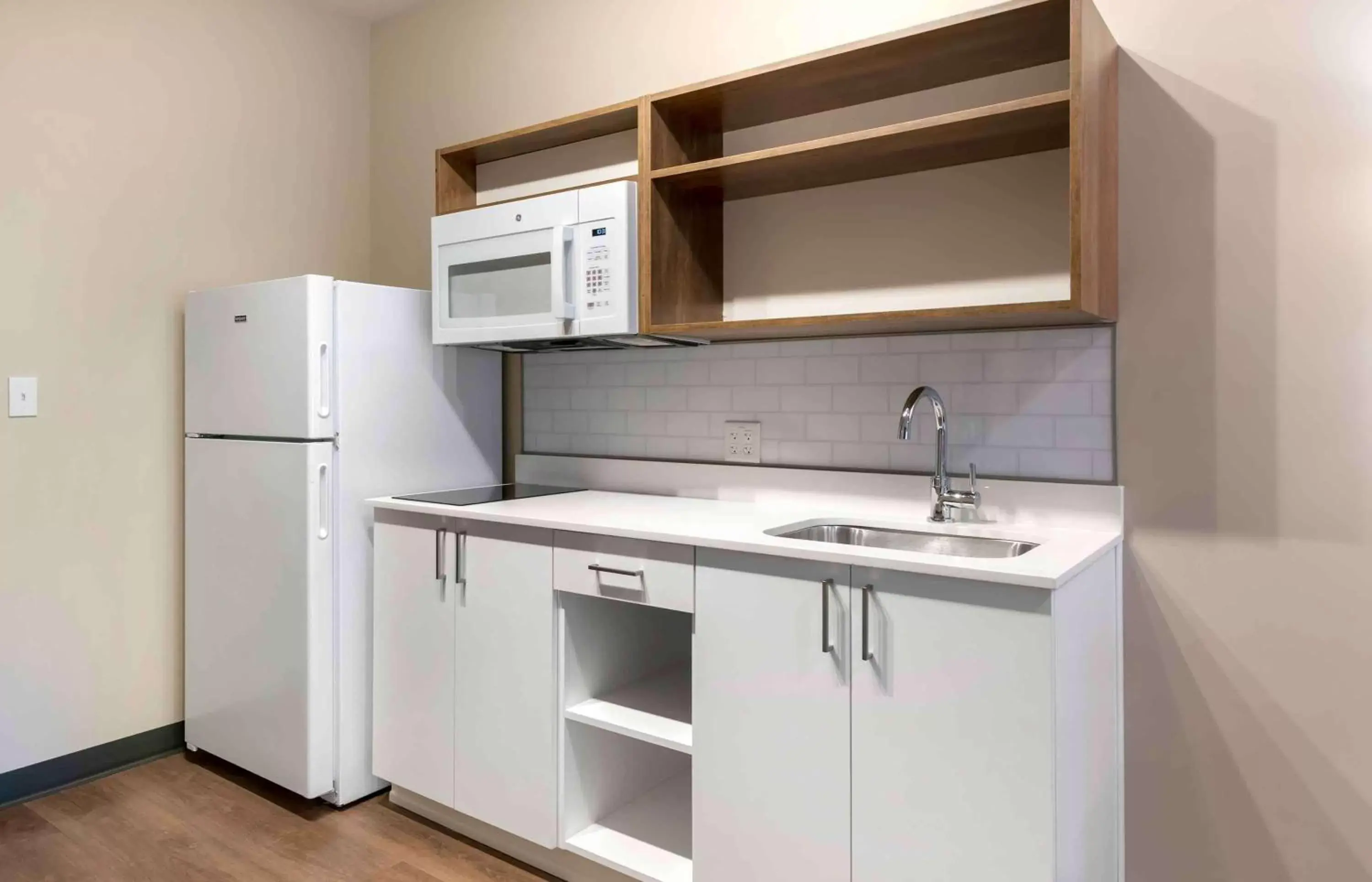 Bedroom, Kitchen/Kitchenette in Extended Stay America Premier Suites - Savannah - Pooler