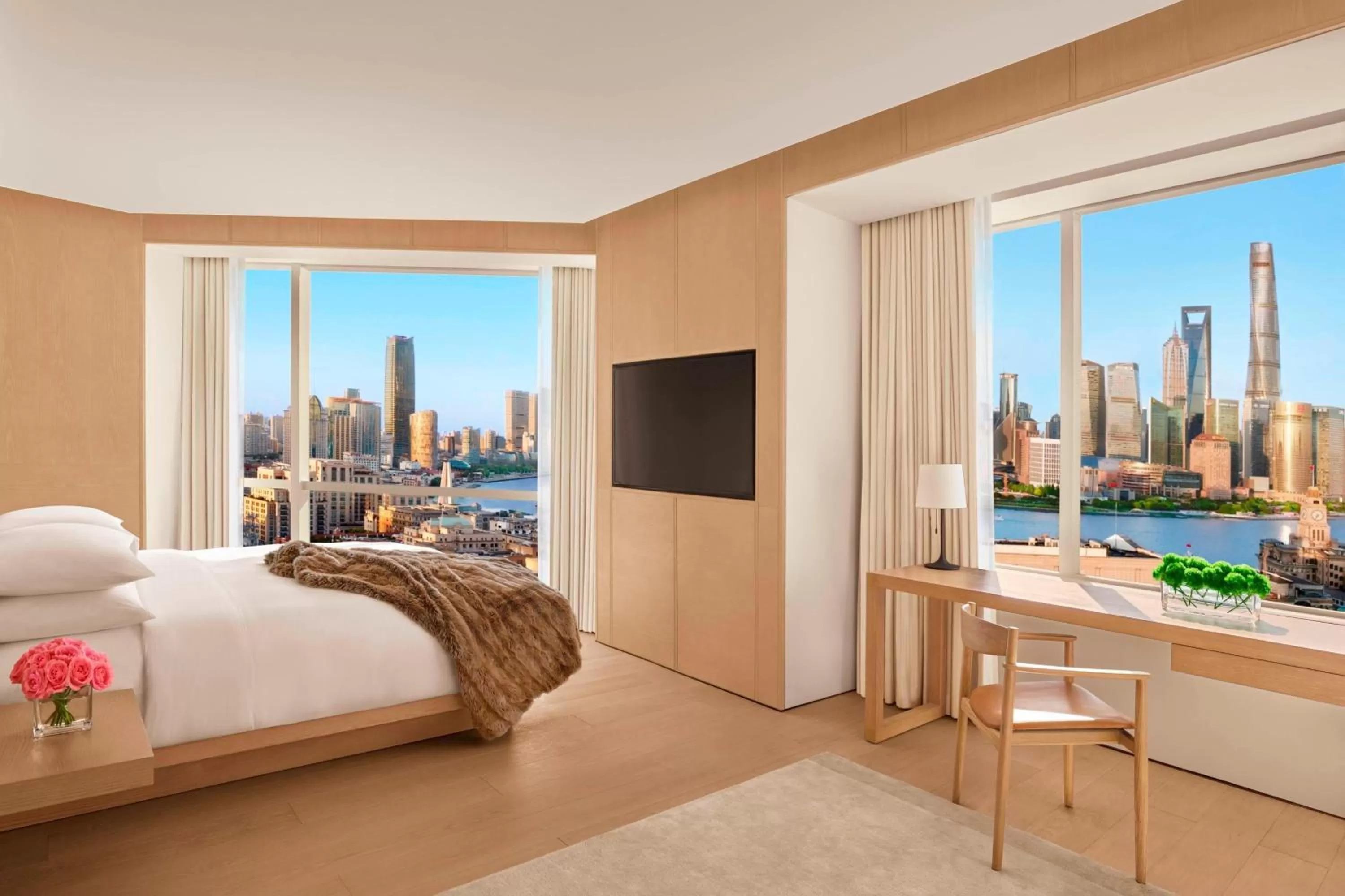 Photo of the whole room, Bed in The Shanghai EDITION