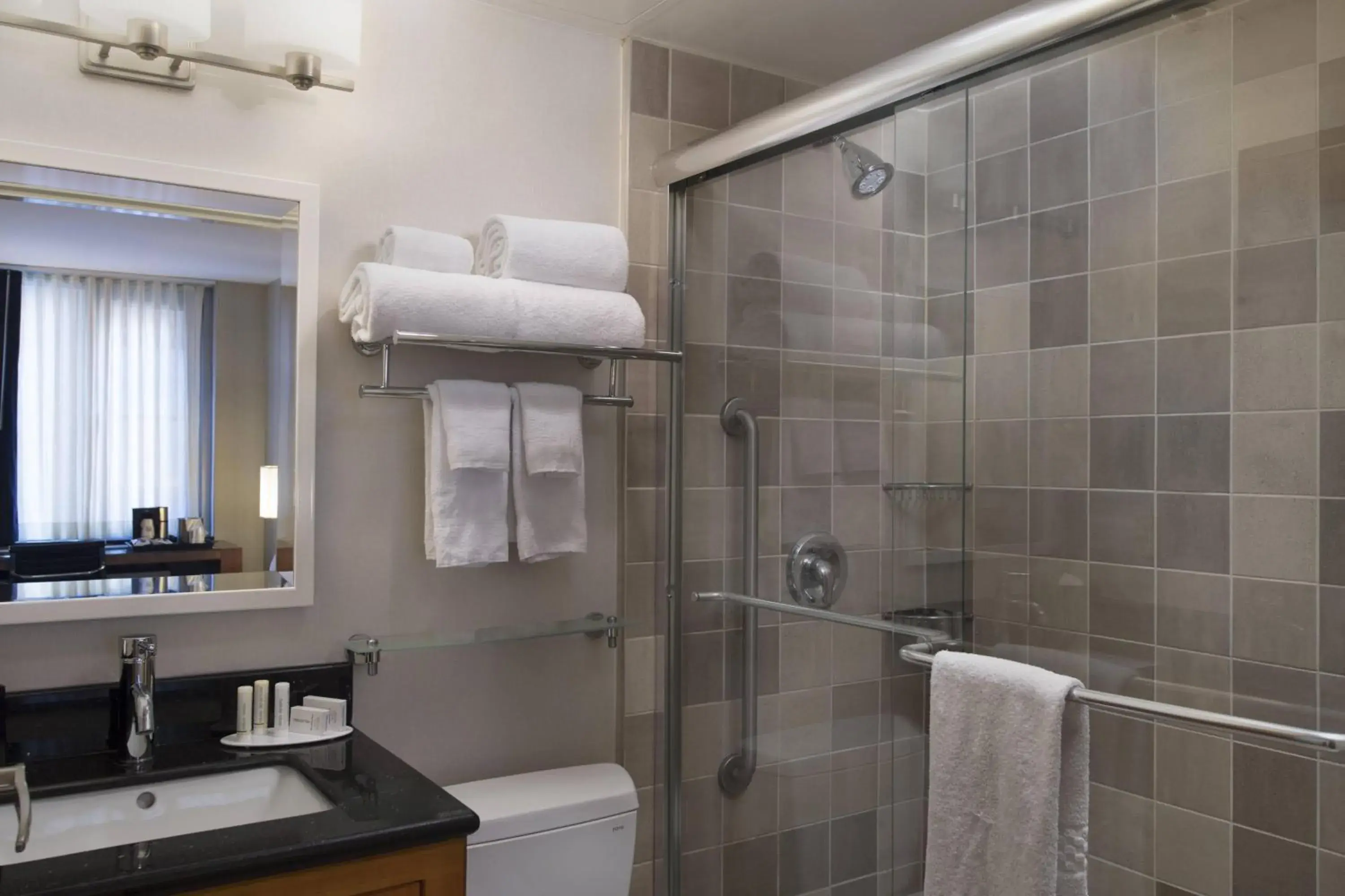 Bathroom in Fairfield Inn & Suites by Marriott New York Manhattan/Fifth Avenue