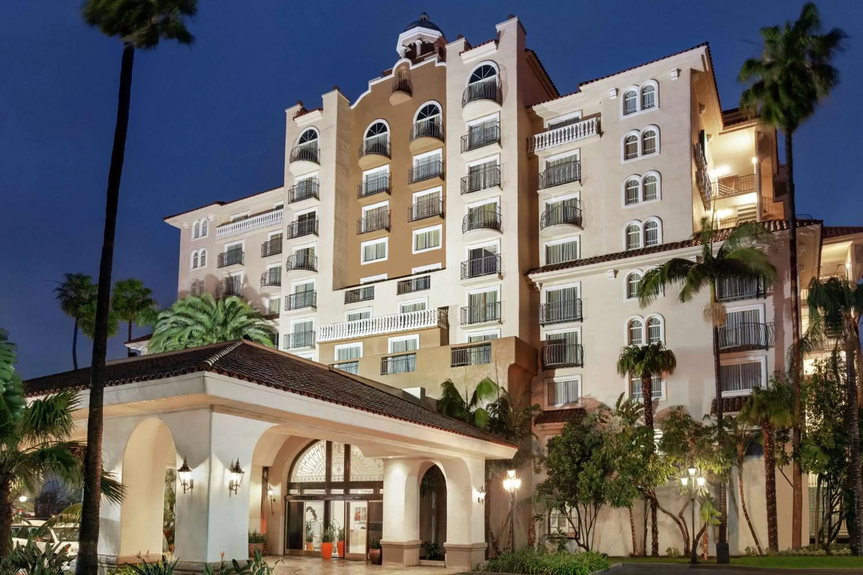 Property Building in Embassy Suites by Hilton Santa Ana Orange County Airport