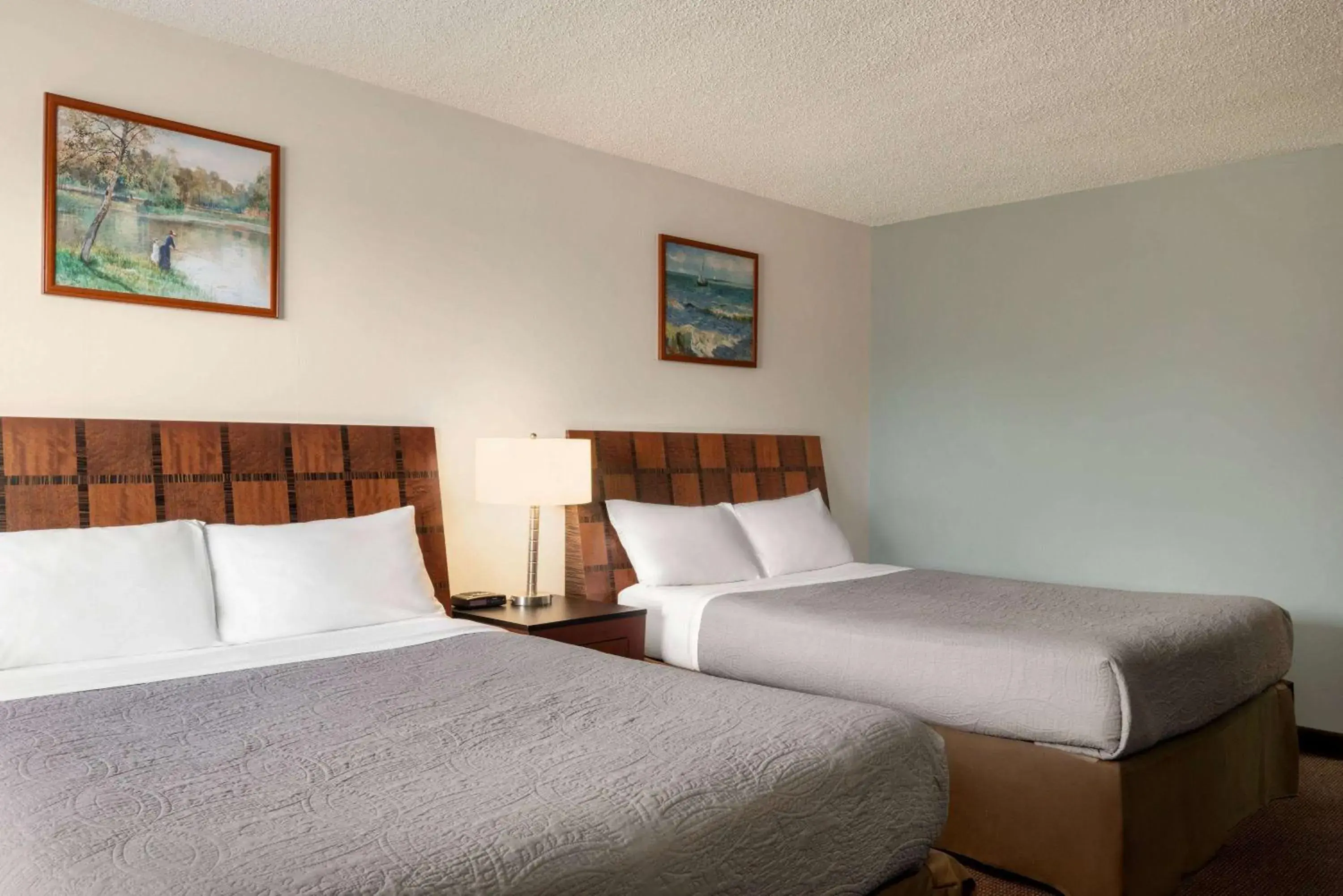 Photo of the whole room, Bed in Travelodge by Wyndham Swift Current