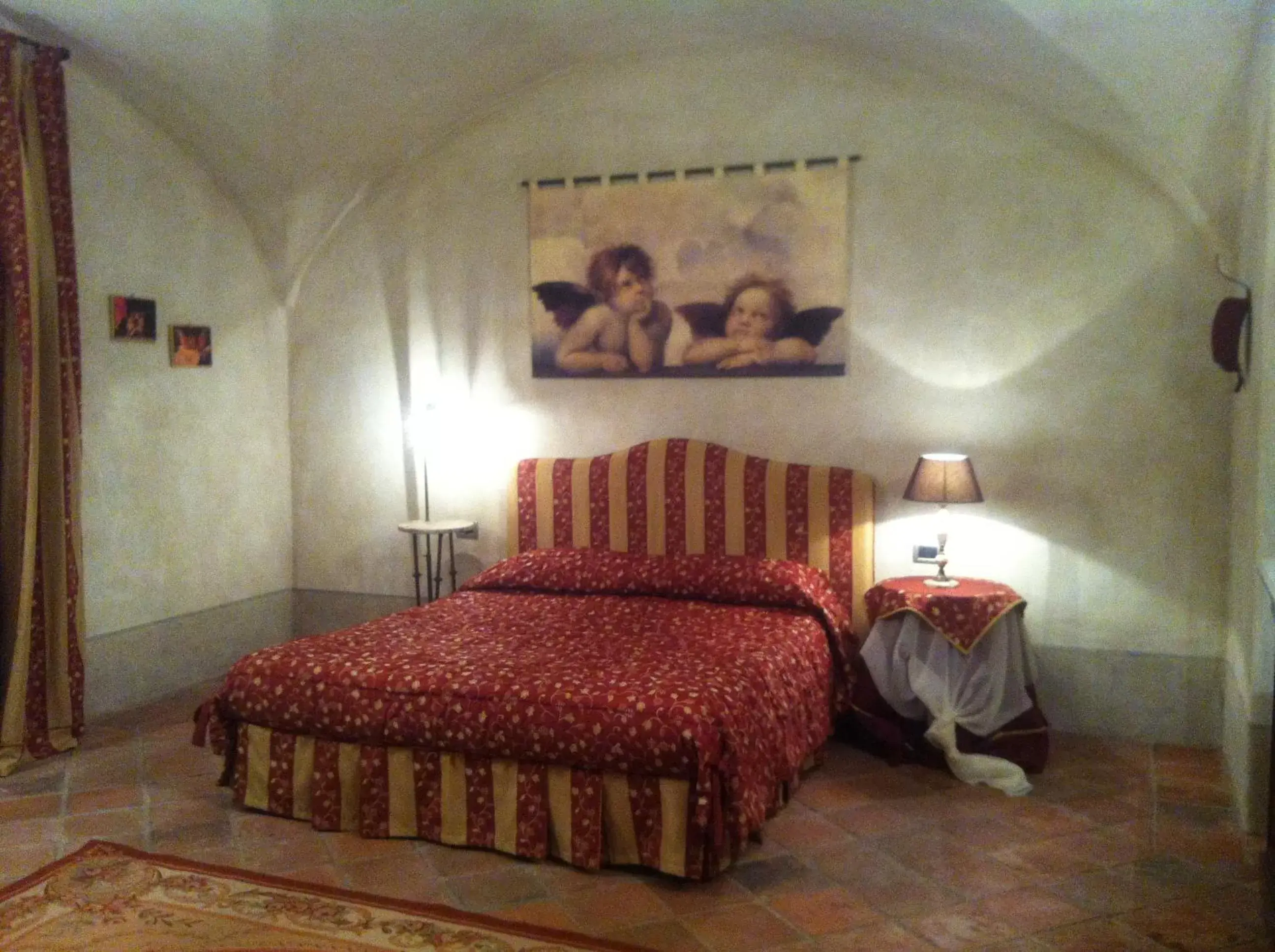 Photo of the whole room, Bed in Le Maddalene B&B