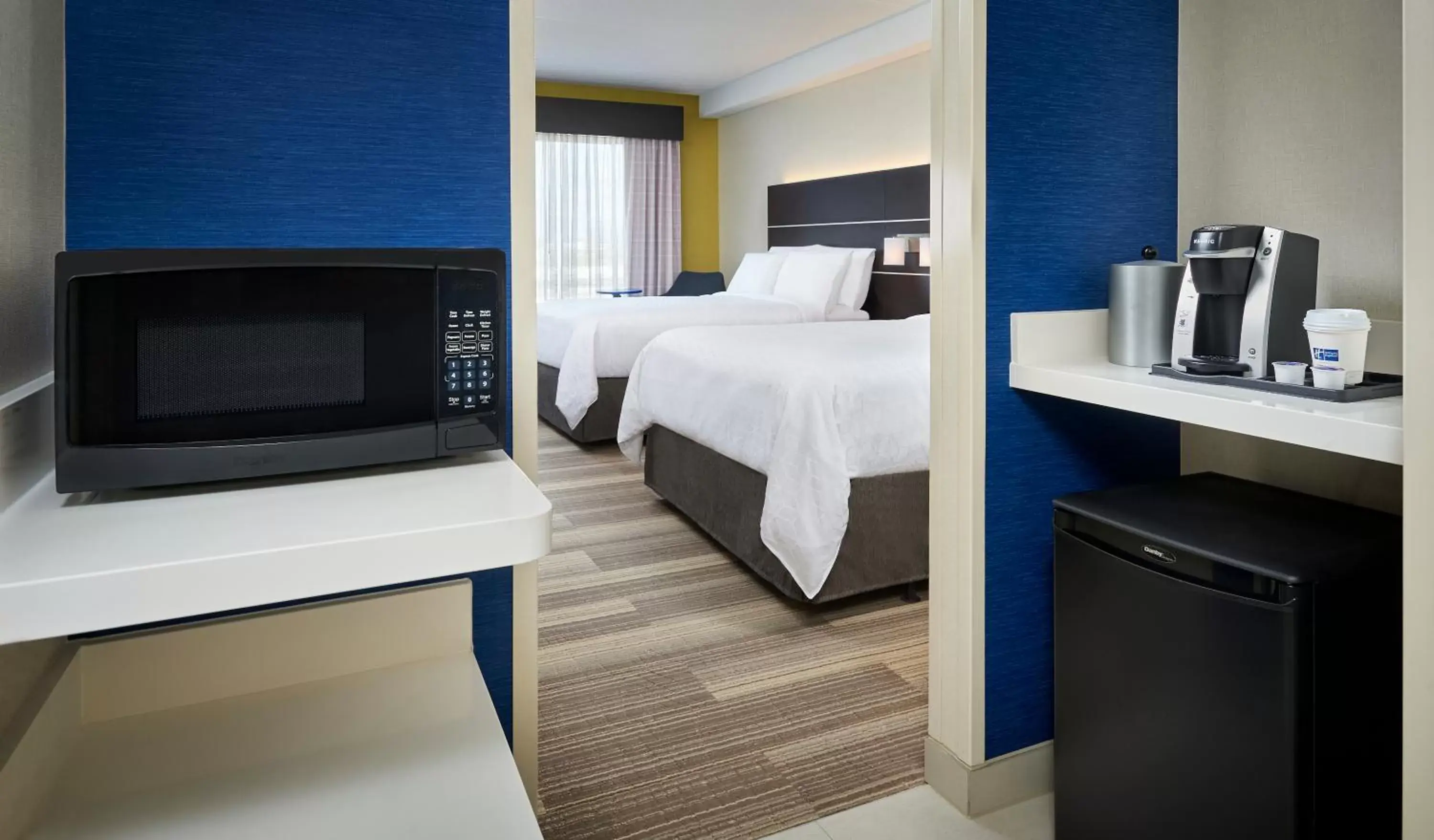 Photo of the whole room, Bed in Holiday Inn Express & Suites Windsor East - Lakeshore, an IHG Hotel