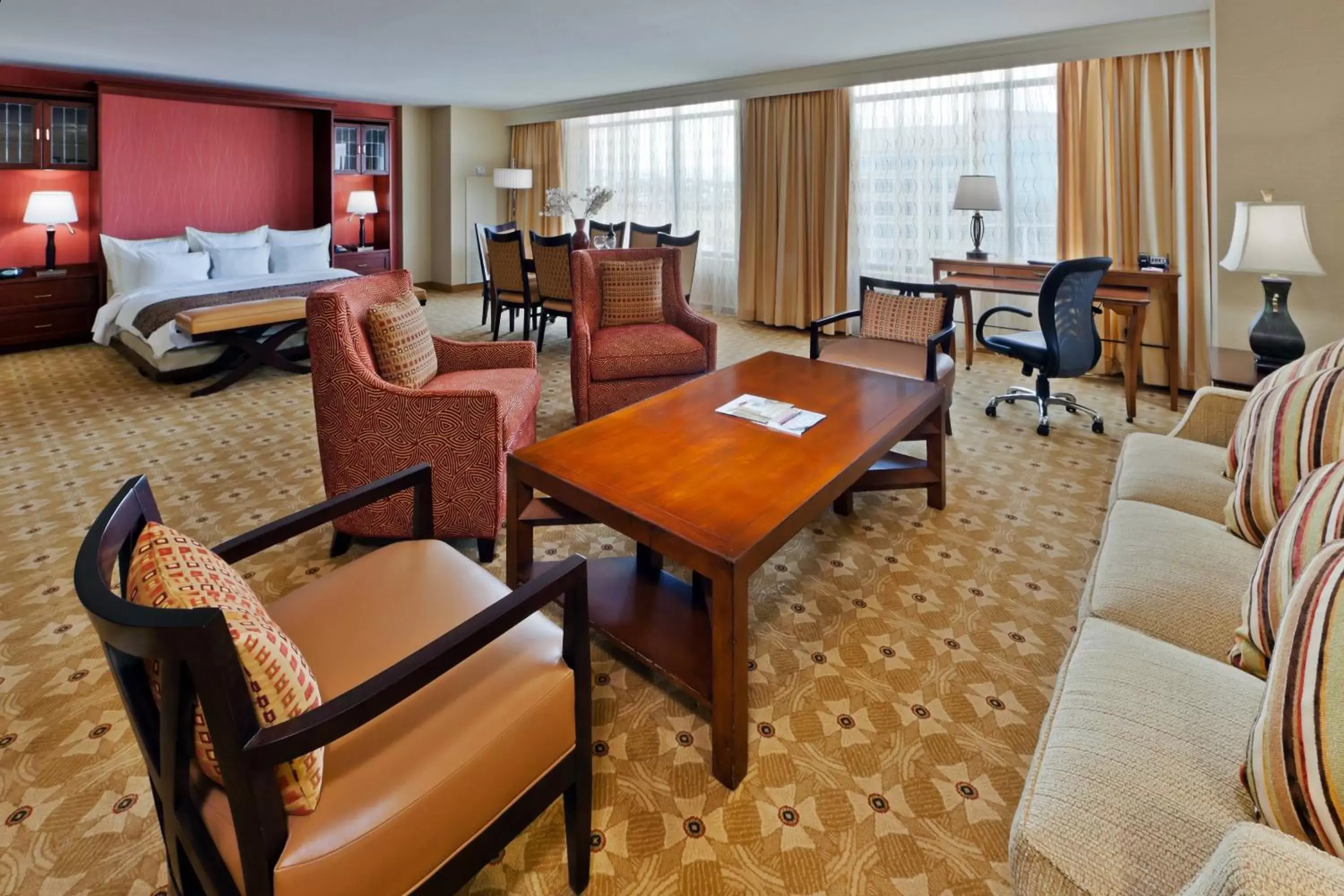 Bedroom, Seating Area in Denver Marriott South at Park Meadows