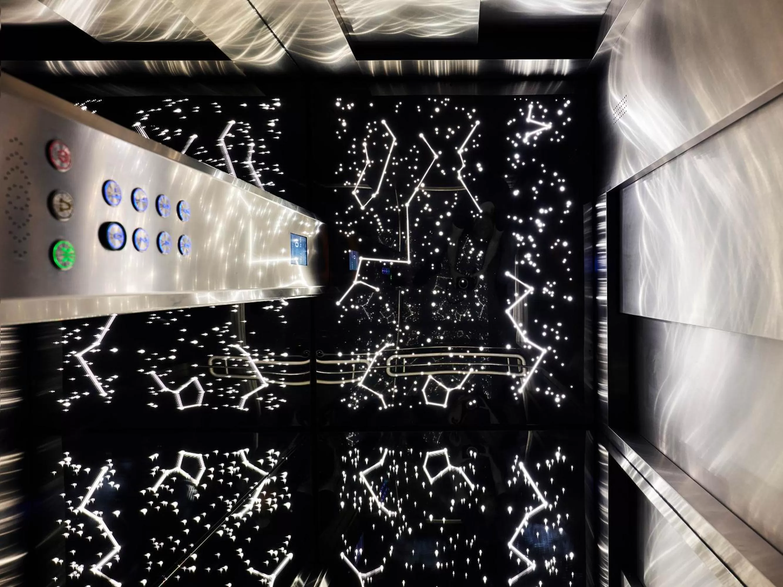 elevator in French Theory