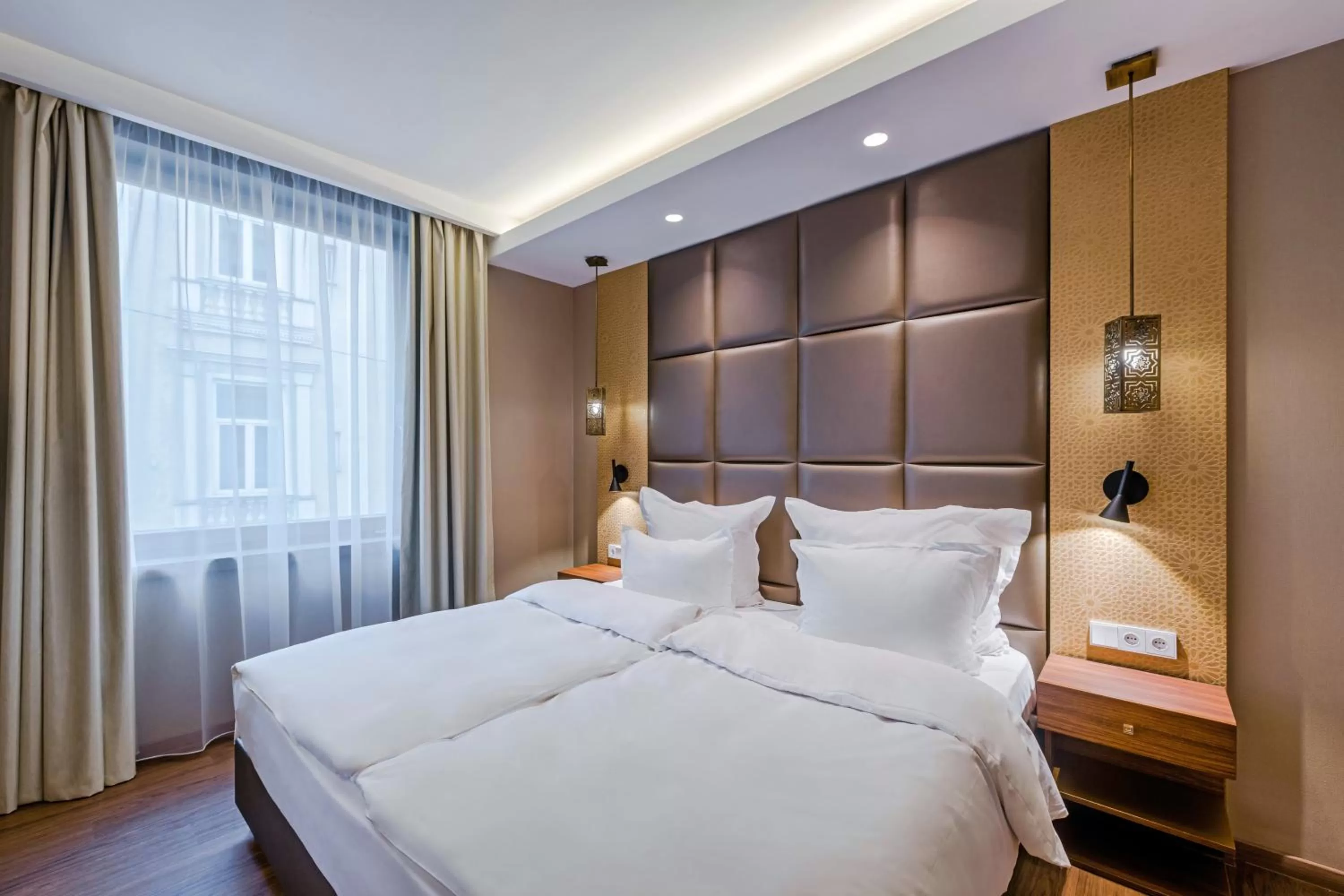 Bedroom, Bed in Continental Hotel Budapest