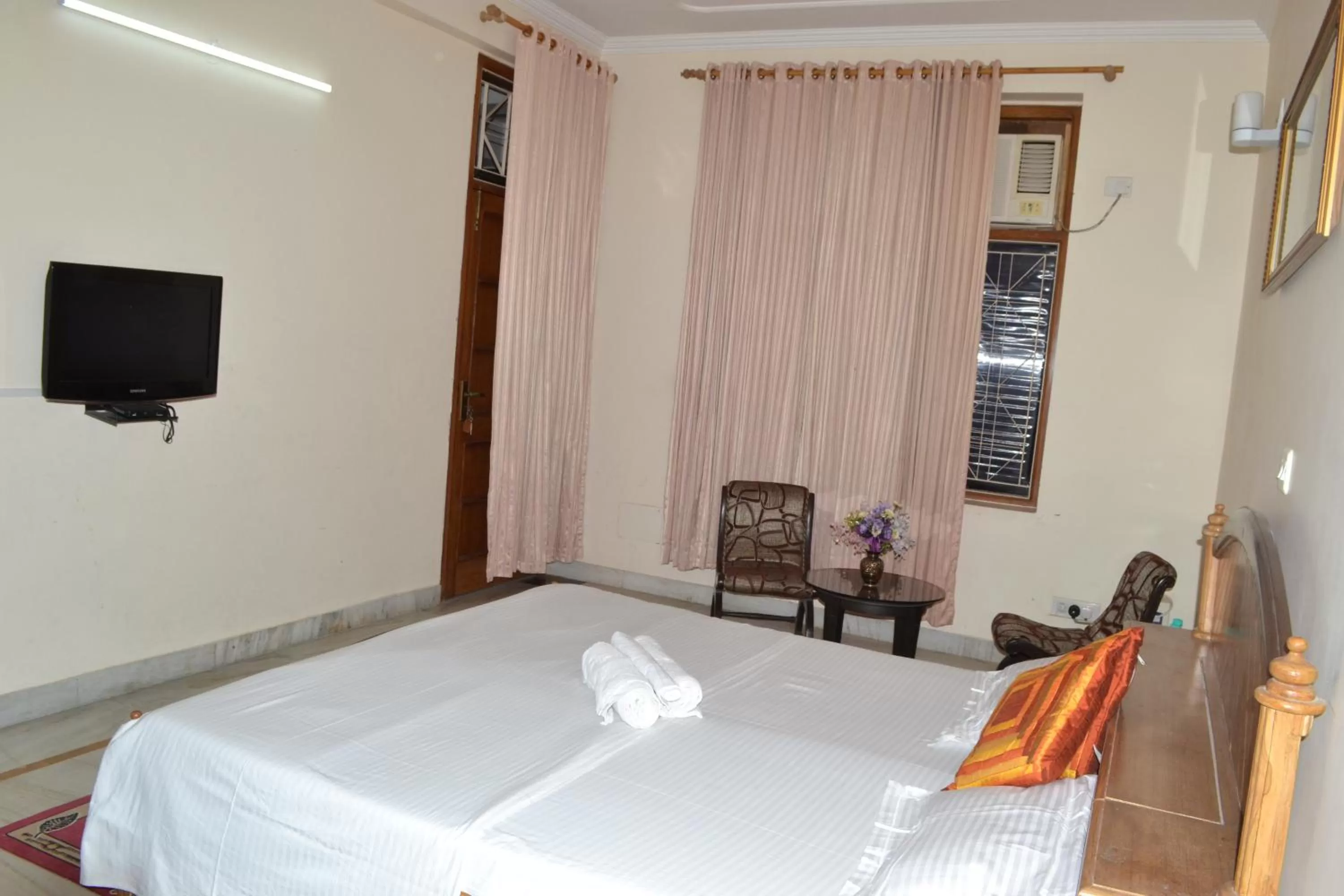 Bedroom, Bed in Raj Cottage Ganga Vatika