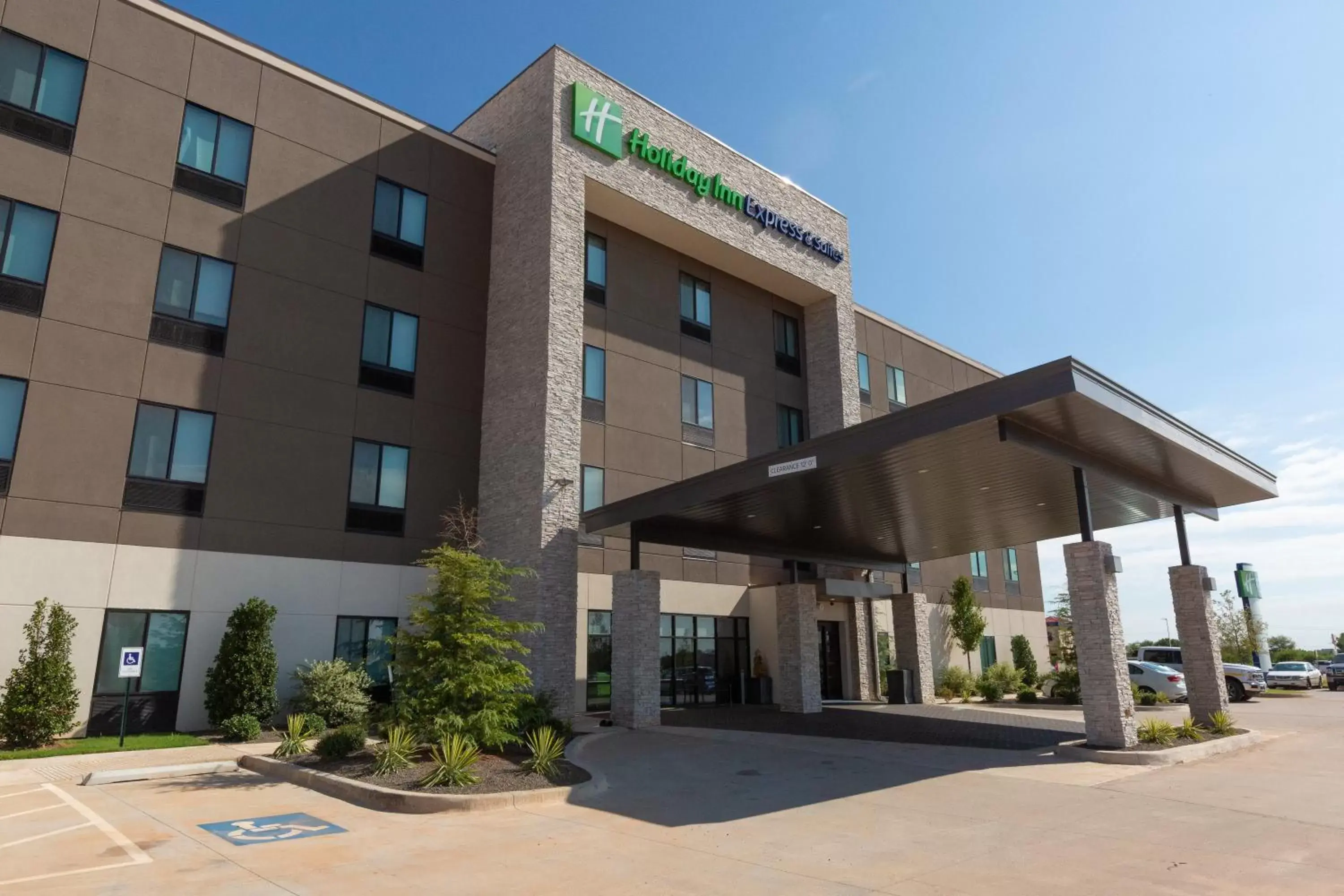 Property building in Holiday Inn Express & Suites - Kingfisher, an IHG Hotel