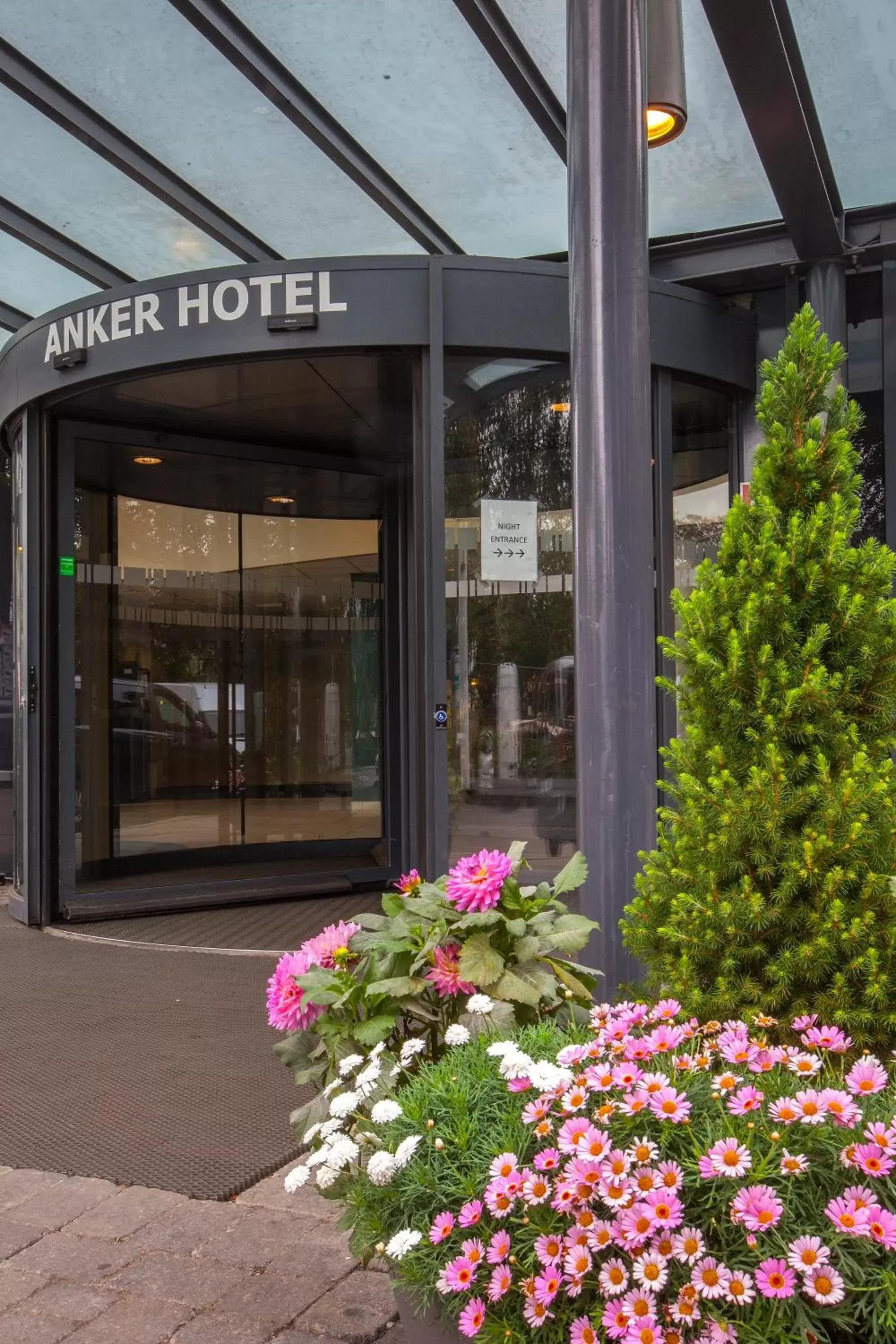 Facade/entrance in Anker Hotel