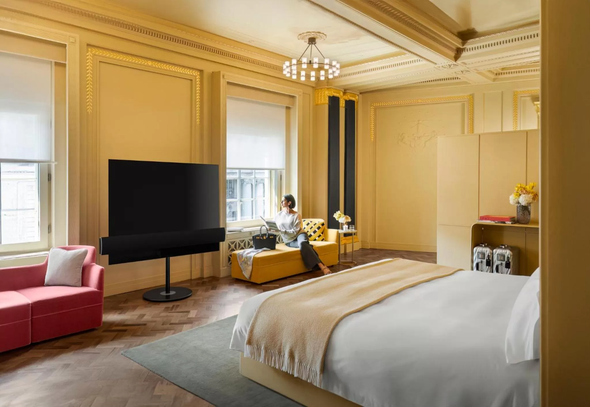 Photo of the whole room, Bed in Hotel Cafe Royal