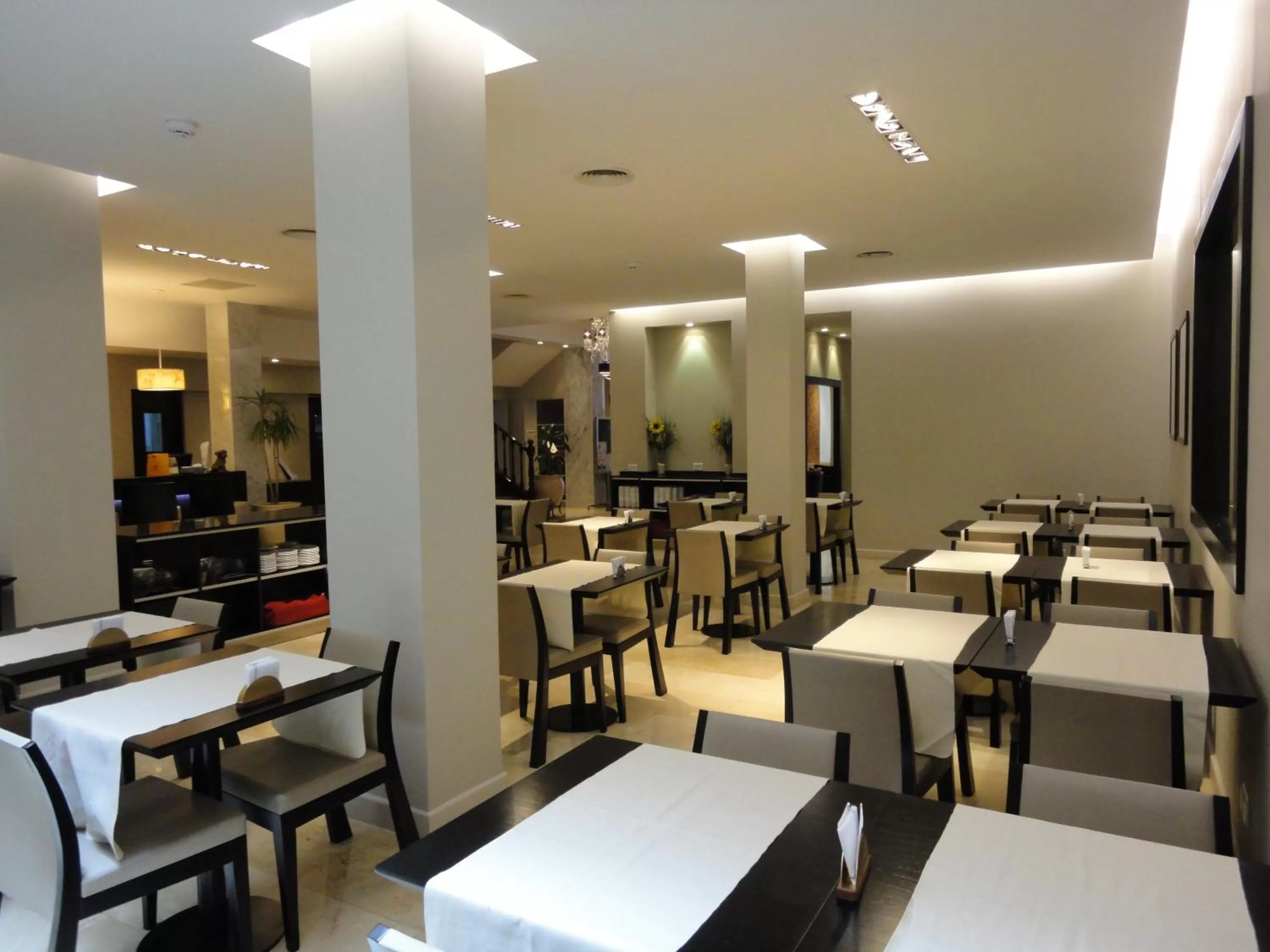 Restaurant/places to eat in Hotel Napoleón