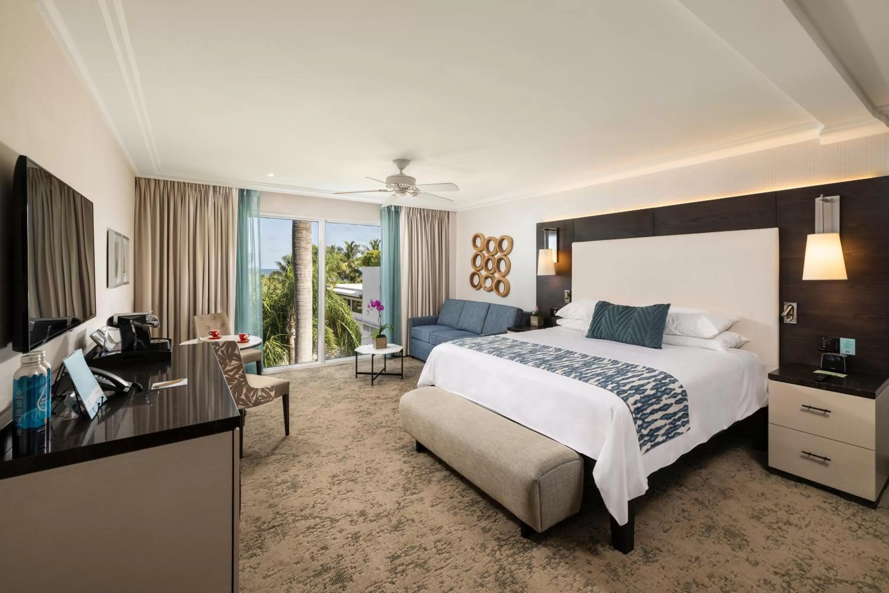 Bed in The Palms Hotel & Spa