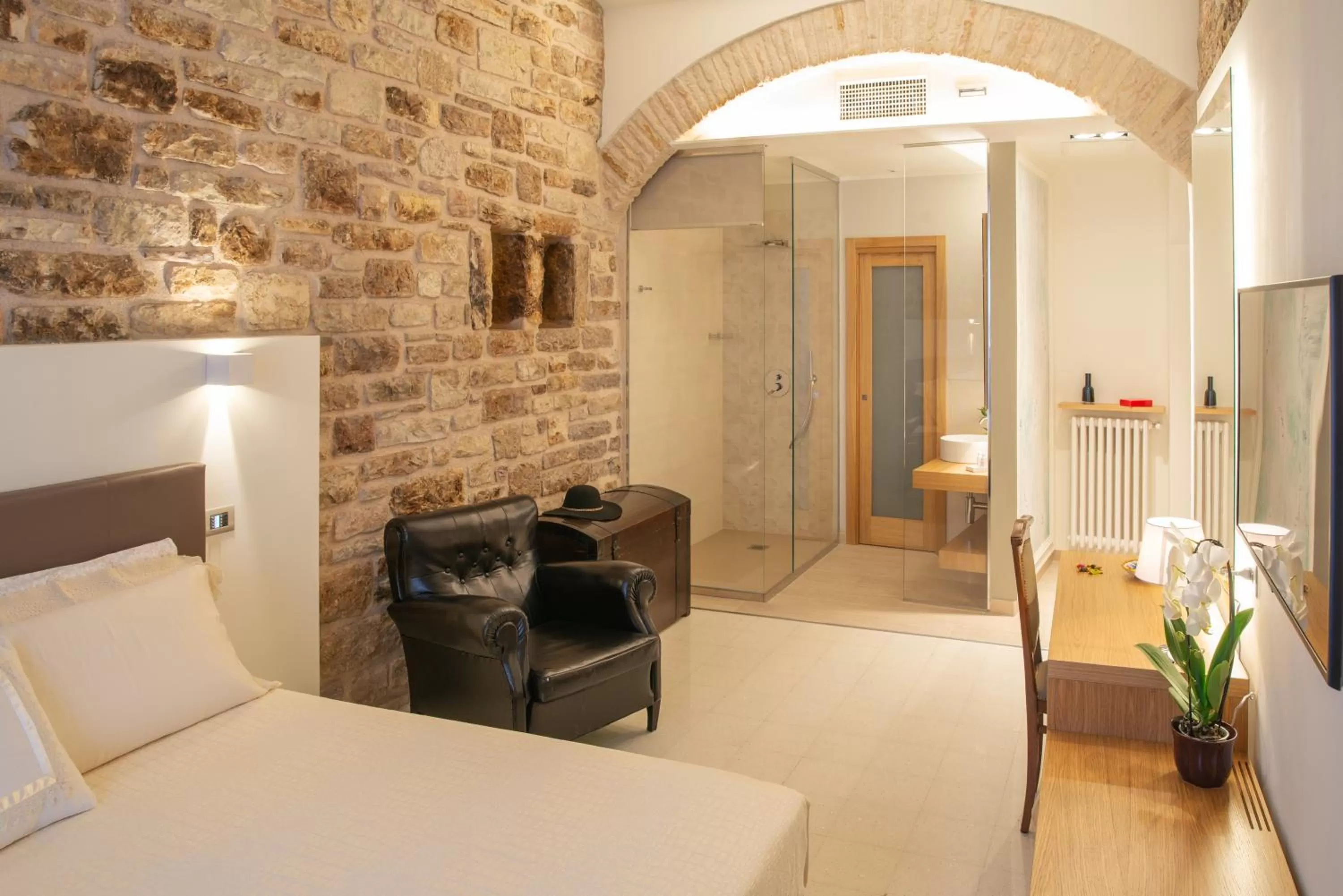 Bathroom, Bed in Portica10 Assisi