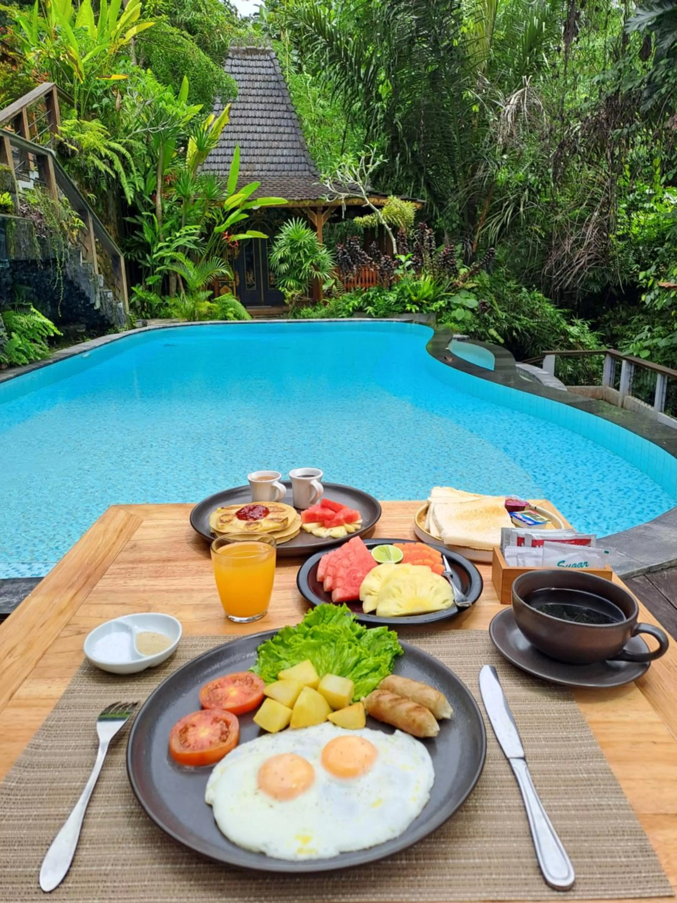 Breakfast in Parvati Retreat Villas
