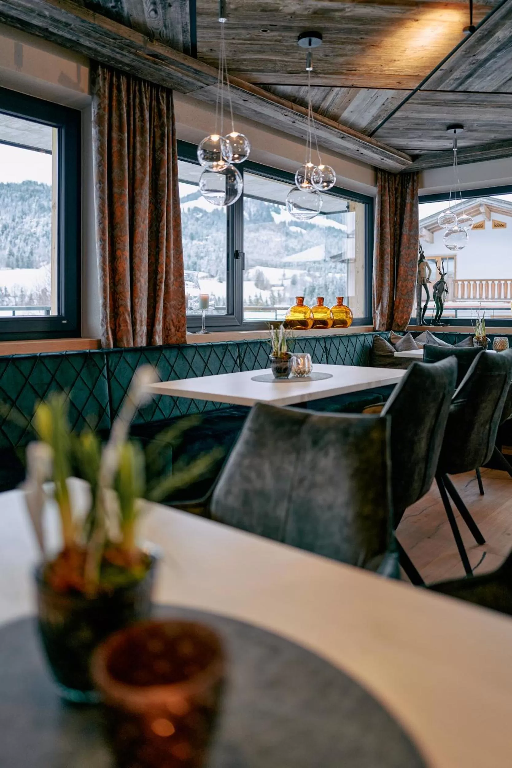 Restaurant/places to eat in Home suite home