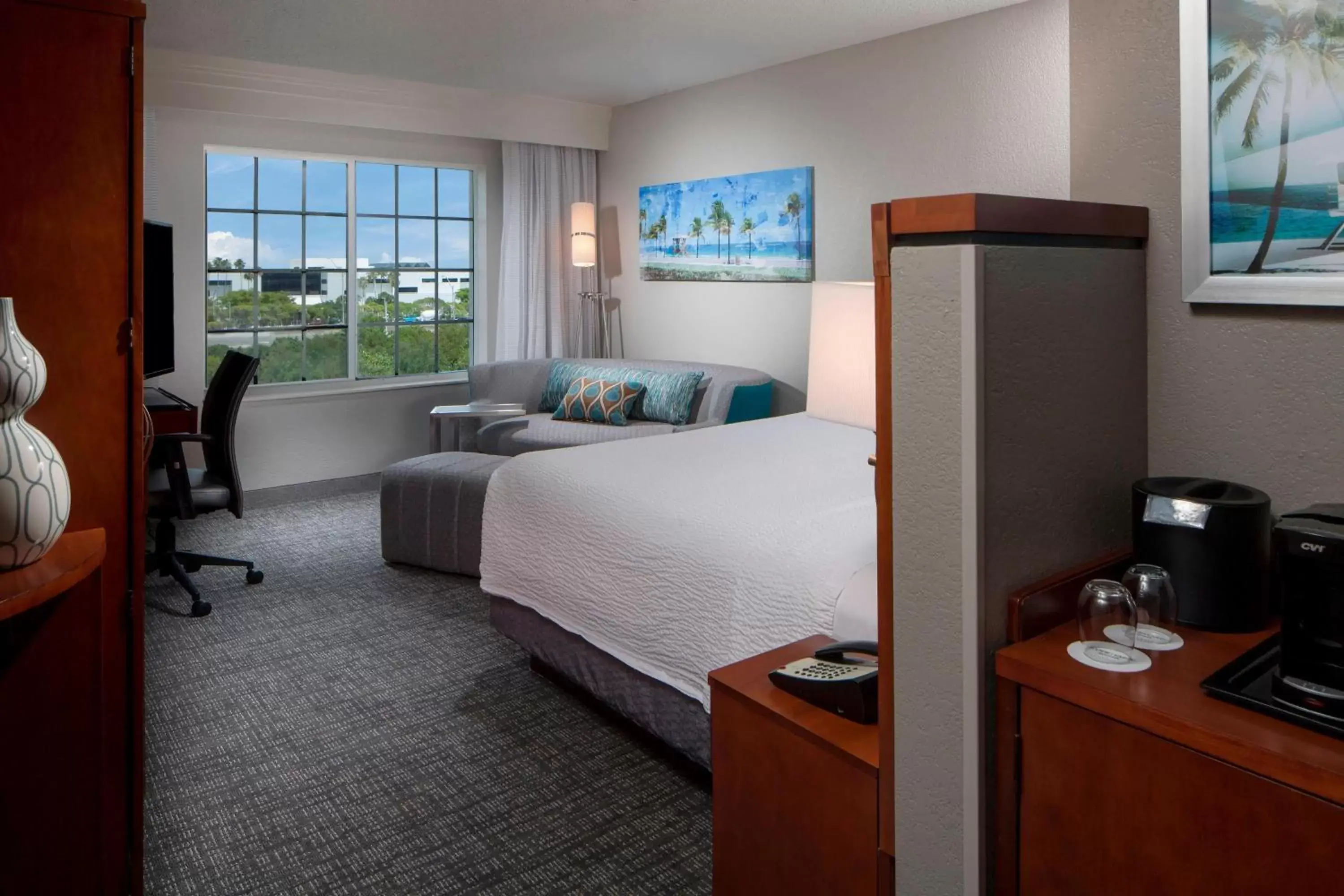 Photo of the whole room in Courtyard by Marriott Fort Lauderdale Airport & Cruise Port