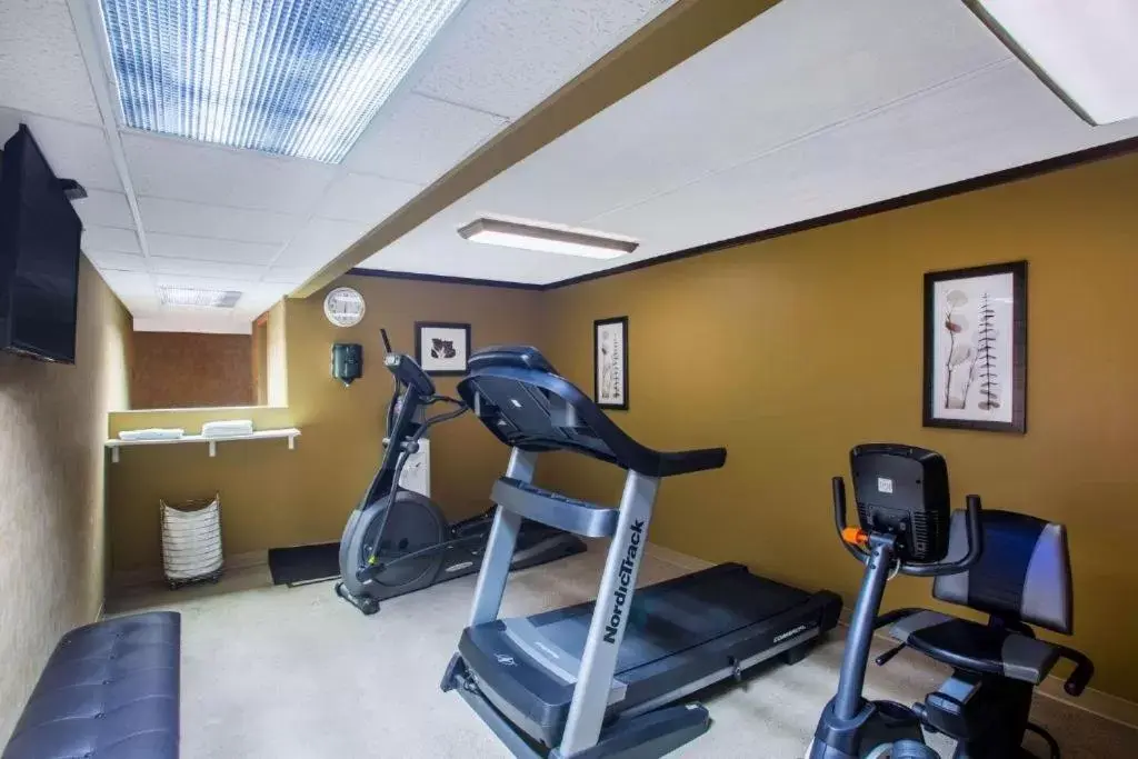 Fitness centre/facilities, Fitness Center/Facilities in Riverfront Hotel