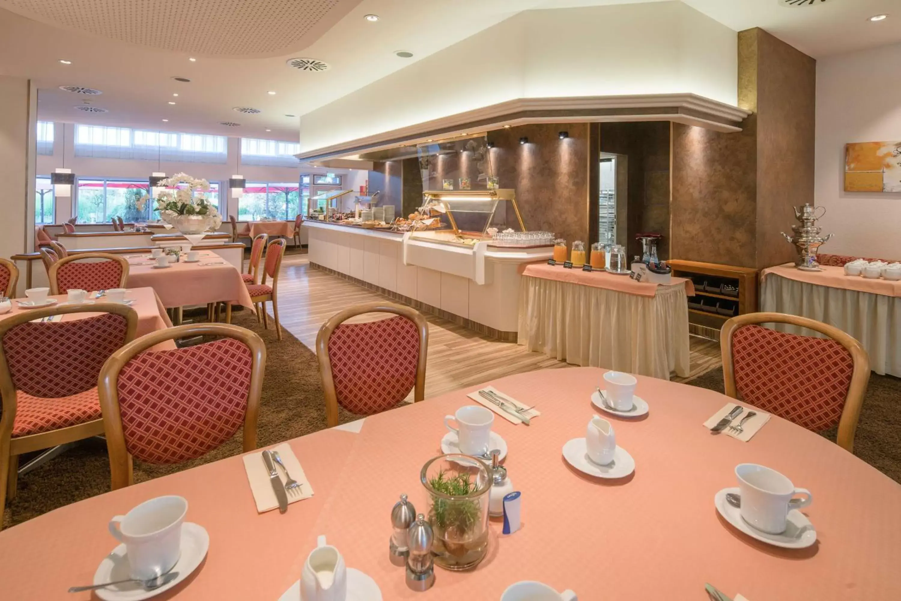 Restaurant/Places to Eat in Best Western Parkhotel Weingarten