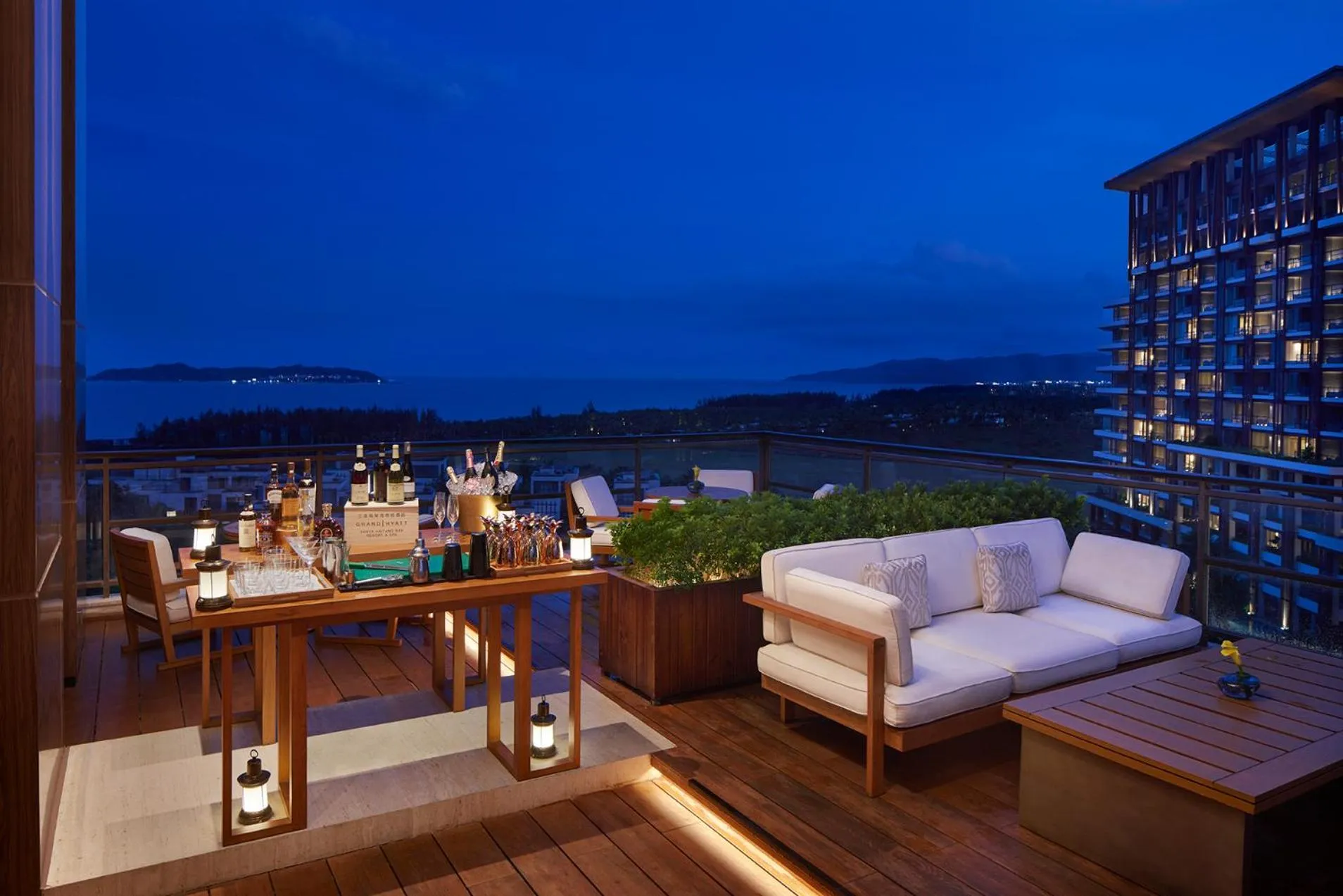 Lounge or bar in Grand Hyatt Sanya Haitang Bay Resort and Spa