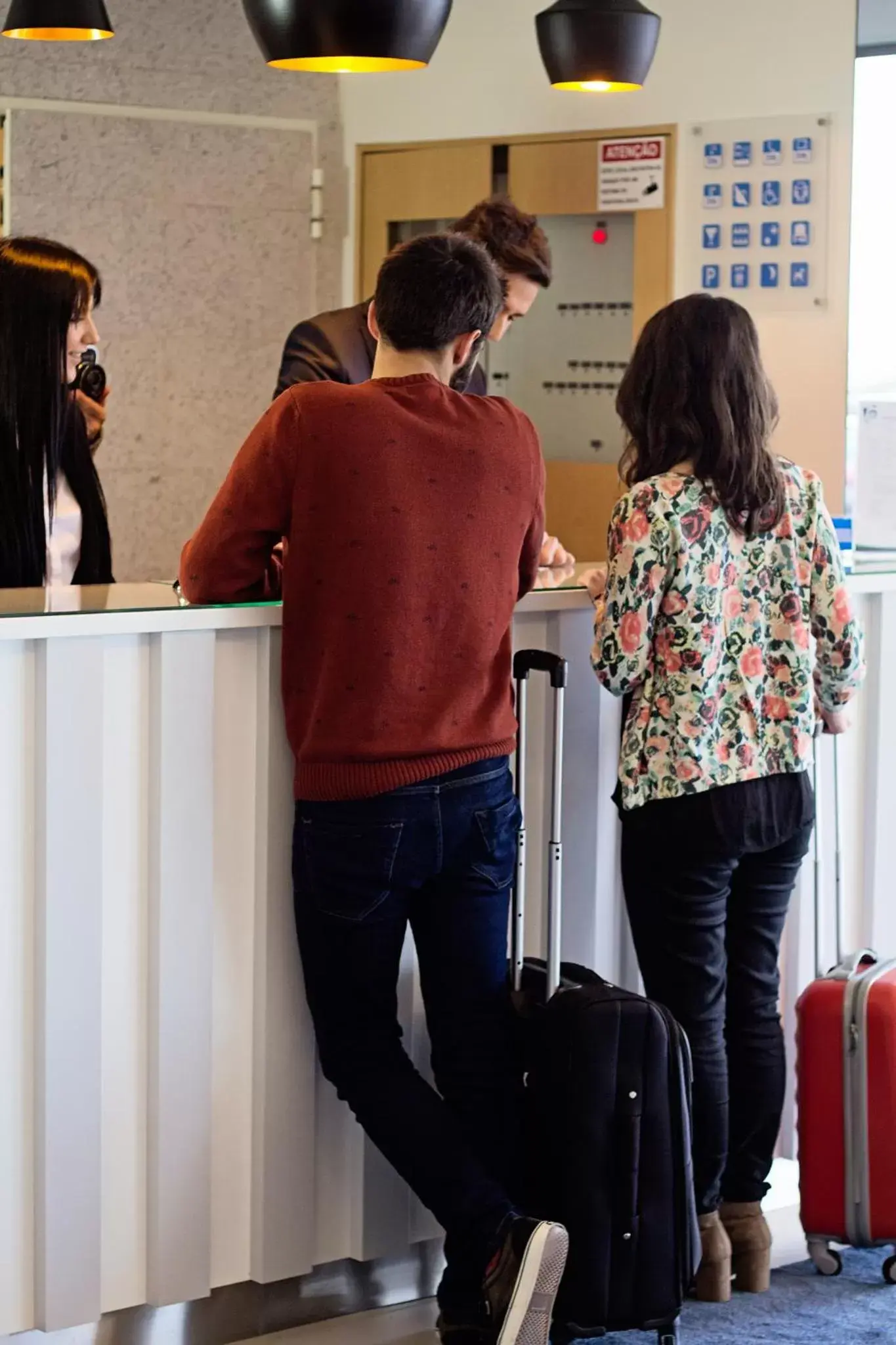 People in Park Hotel Porto Aeroporto