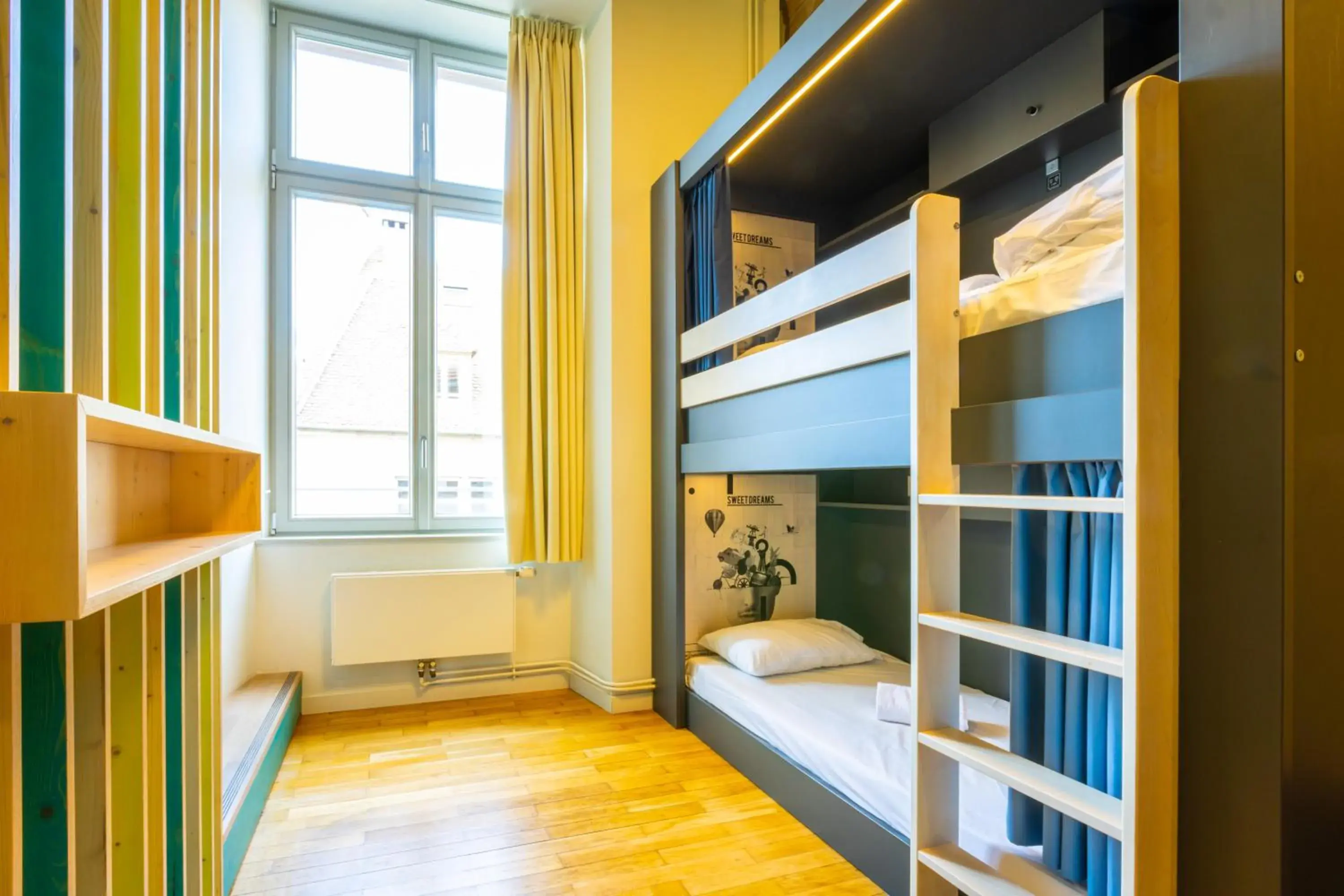 Bedroom, Bunk Bed in The People - Strasbourg