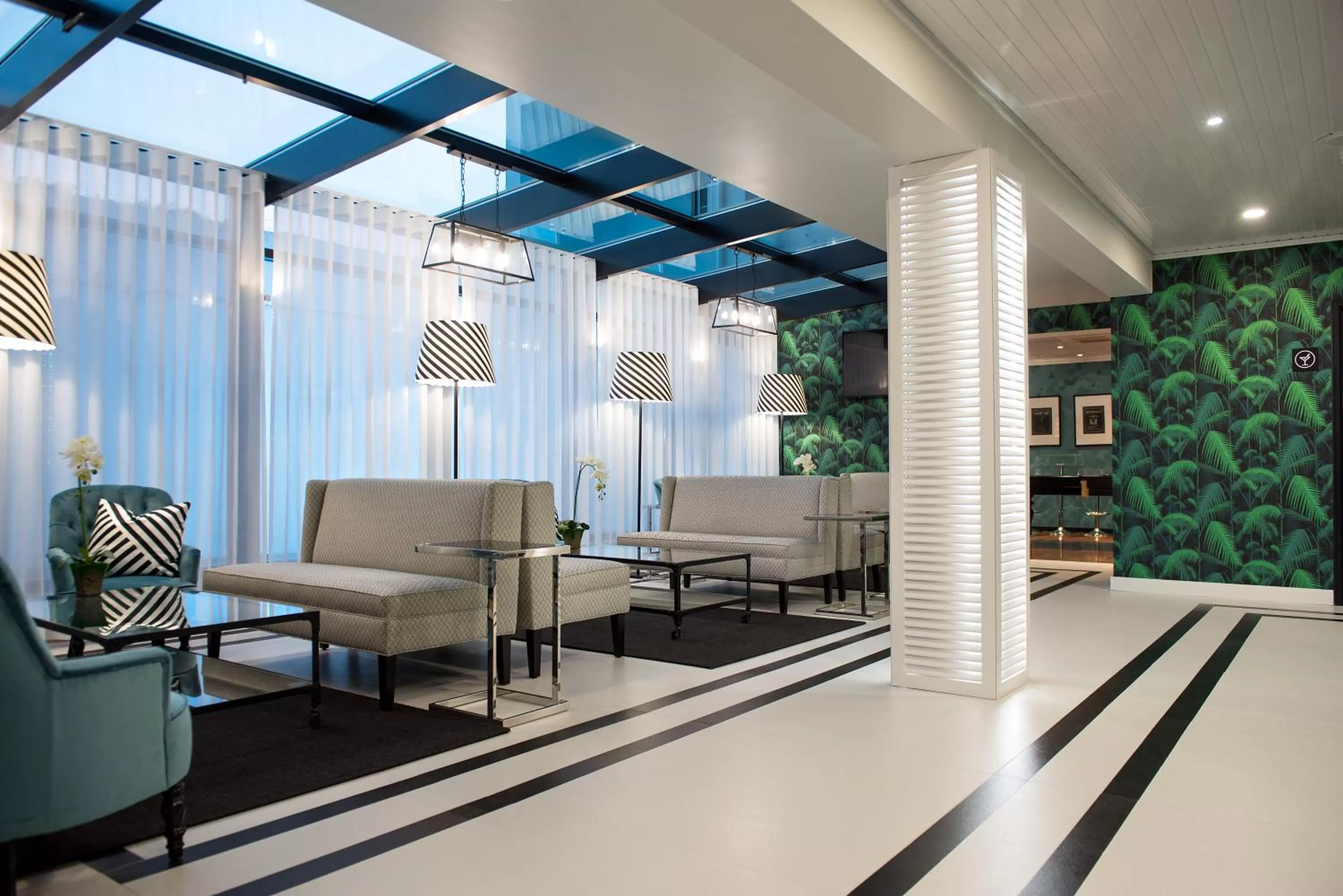 Communal lounge/ TV room in Hotel Cristal Marinha