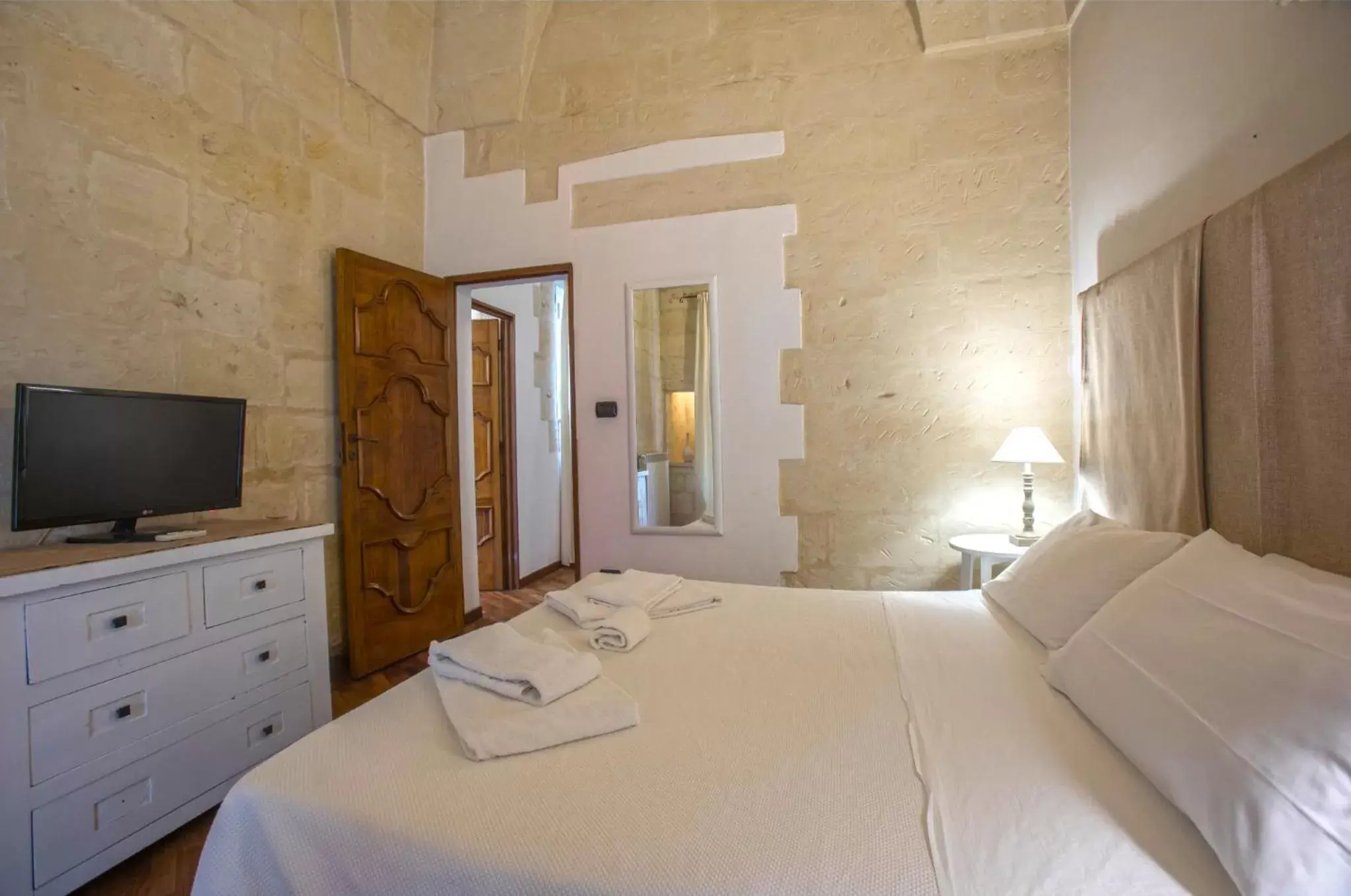 Bedroom, Bed in Chiesa Greca - SIT Rooms & Apartments