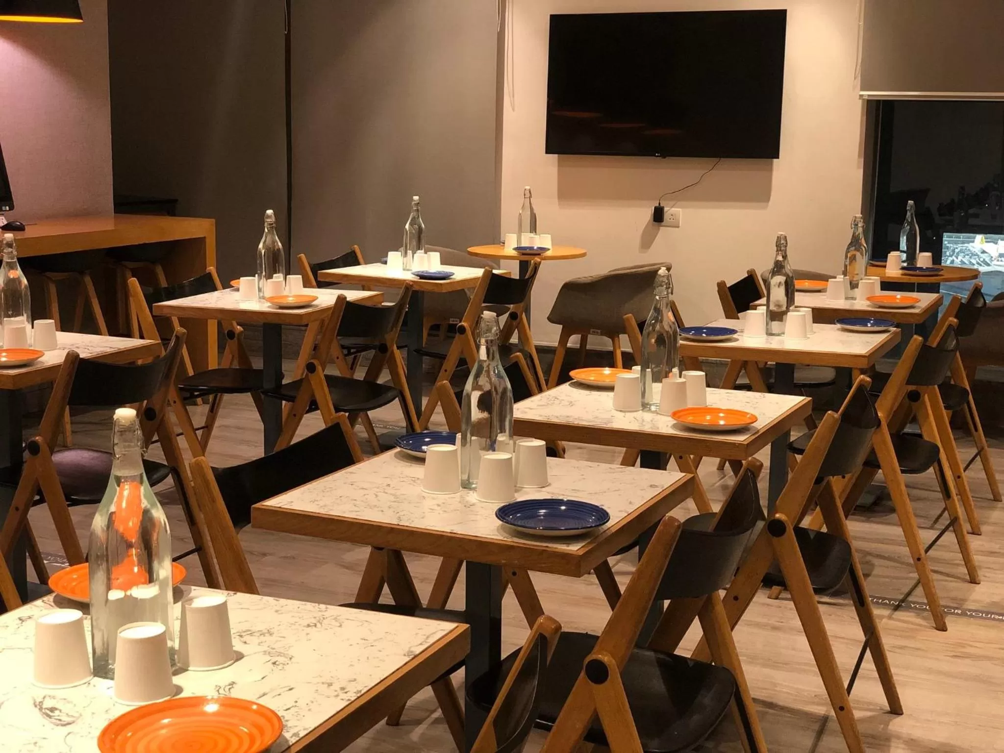 Restaurant/places to eat in Holiday Inn Express Hyderabad HITEC City by IHG