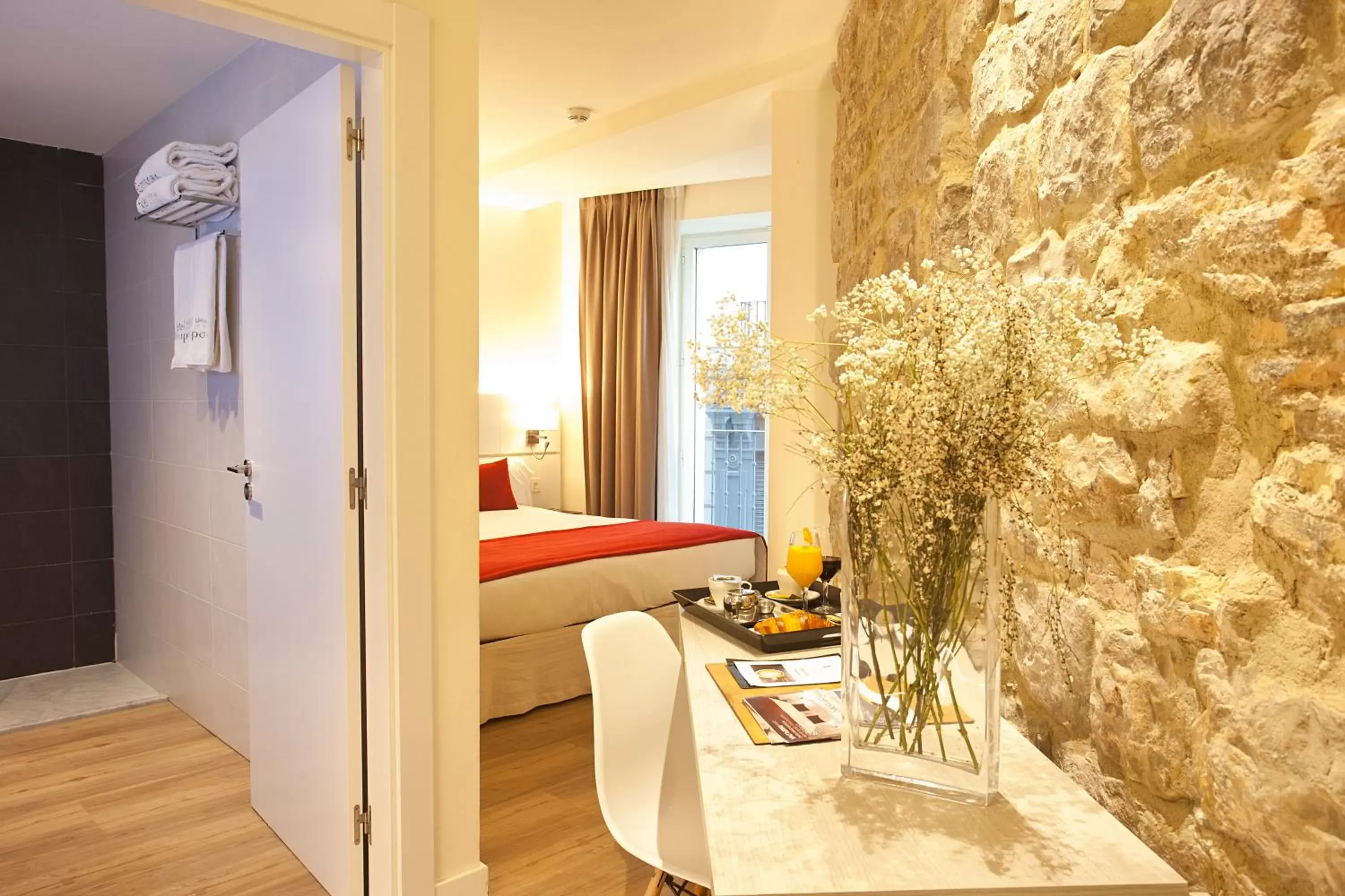 Bed in Hotel Pompaelo Plaza del Ayuntamiento & Spa Bed in Hotel Pompaelo Plaza del Ayuntamiento & Spa