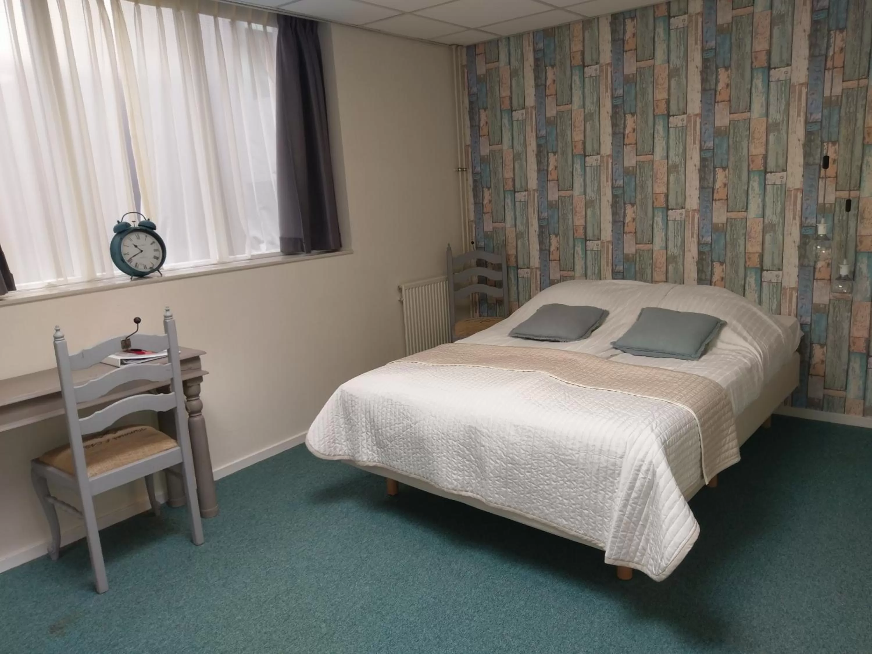 Shower, Bed in Hotel Villa Flora