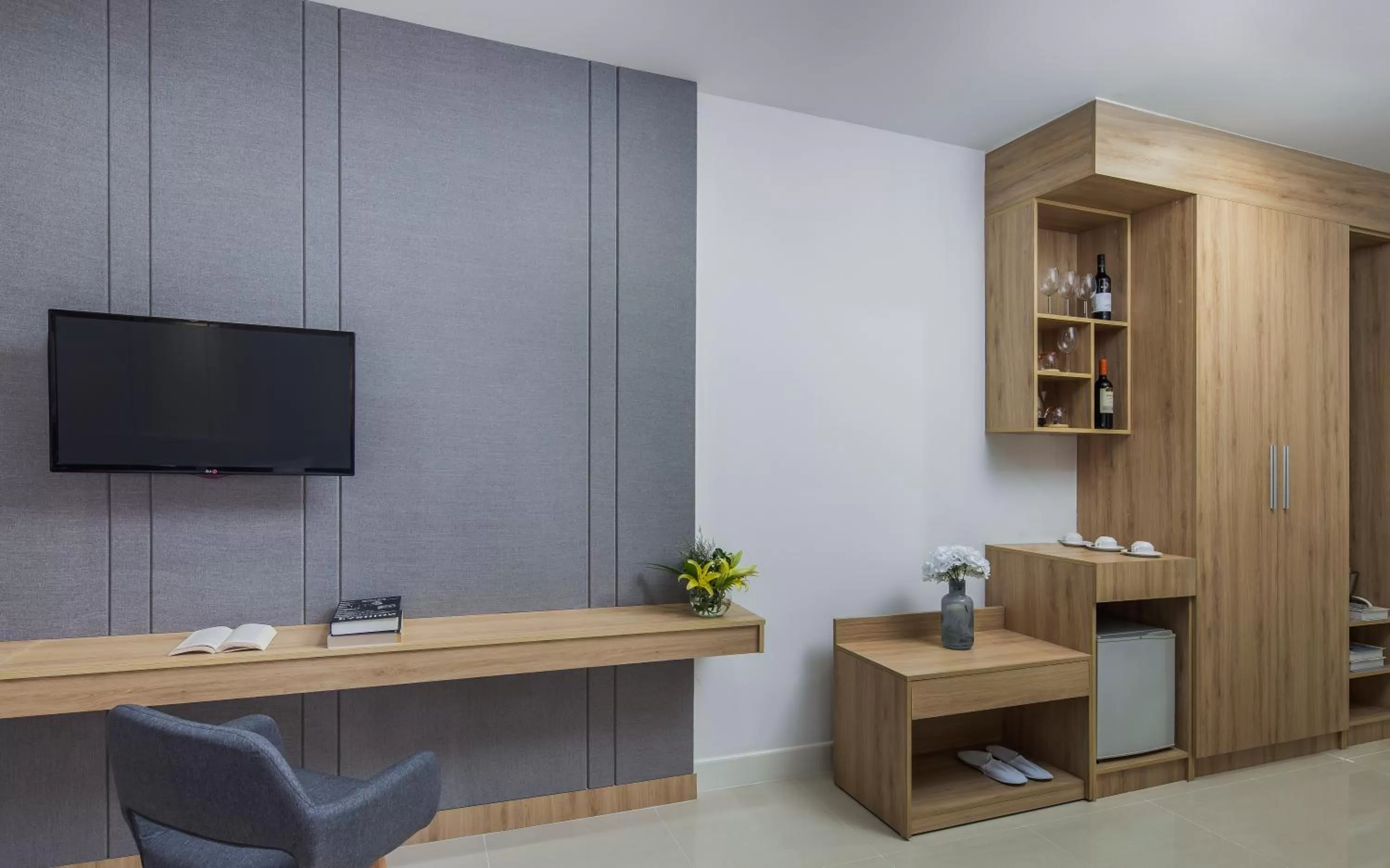 Coffee/tea facilities in Altos Hotel