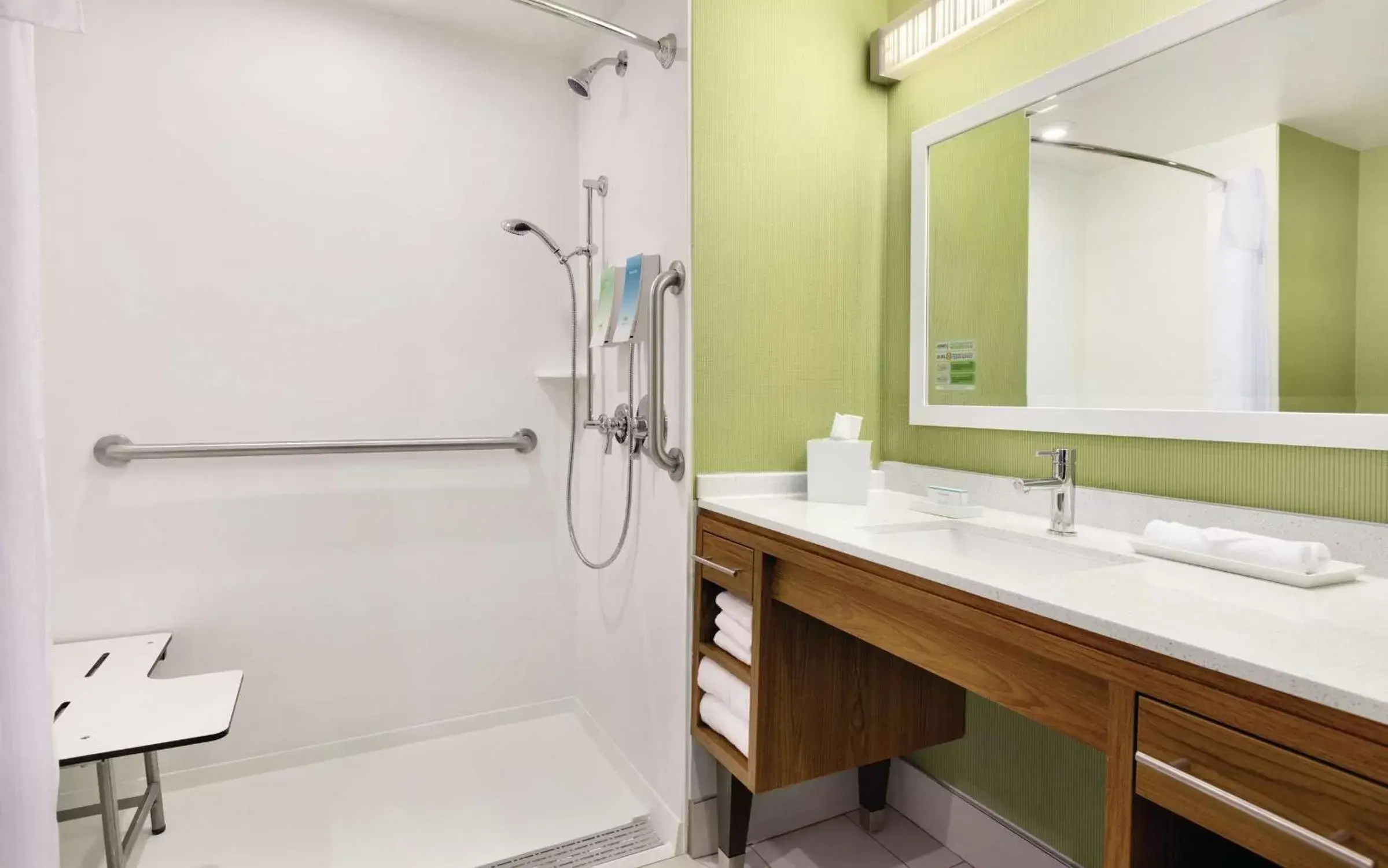 Bathroom in Home2 Suites By Hilton Macon I-75 North