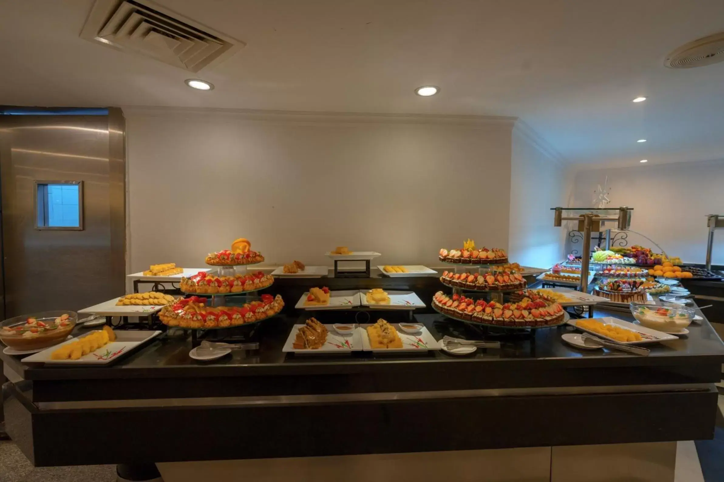 Food and drinks in MinaMark Beach Resort for Families and Couples Only