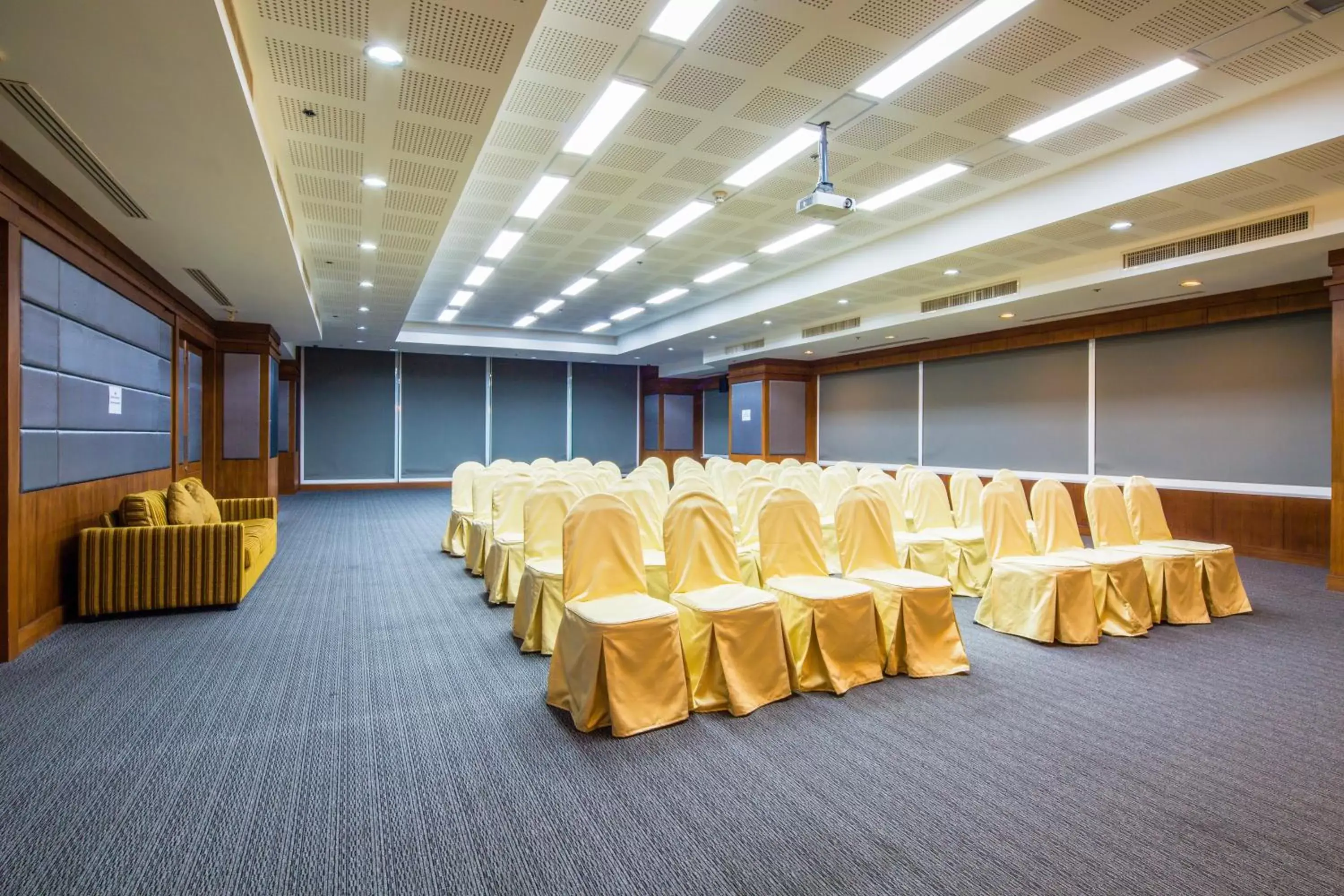 Meeting/conference room, Banquet Facilities in Column Bangkok Hotel