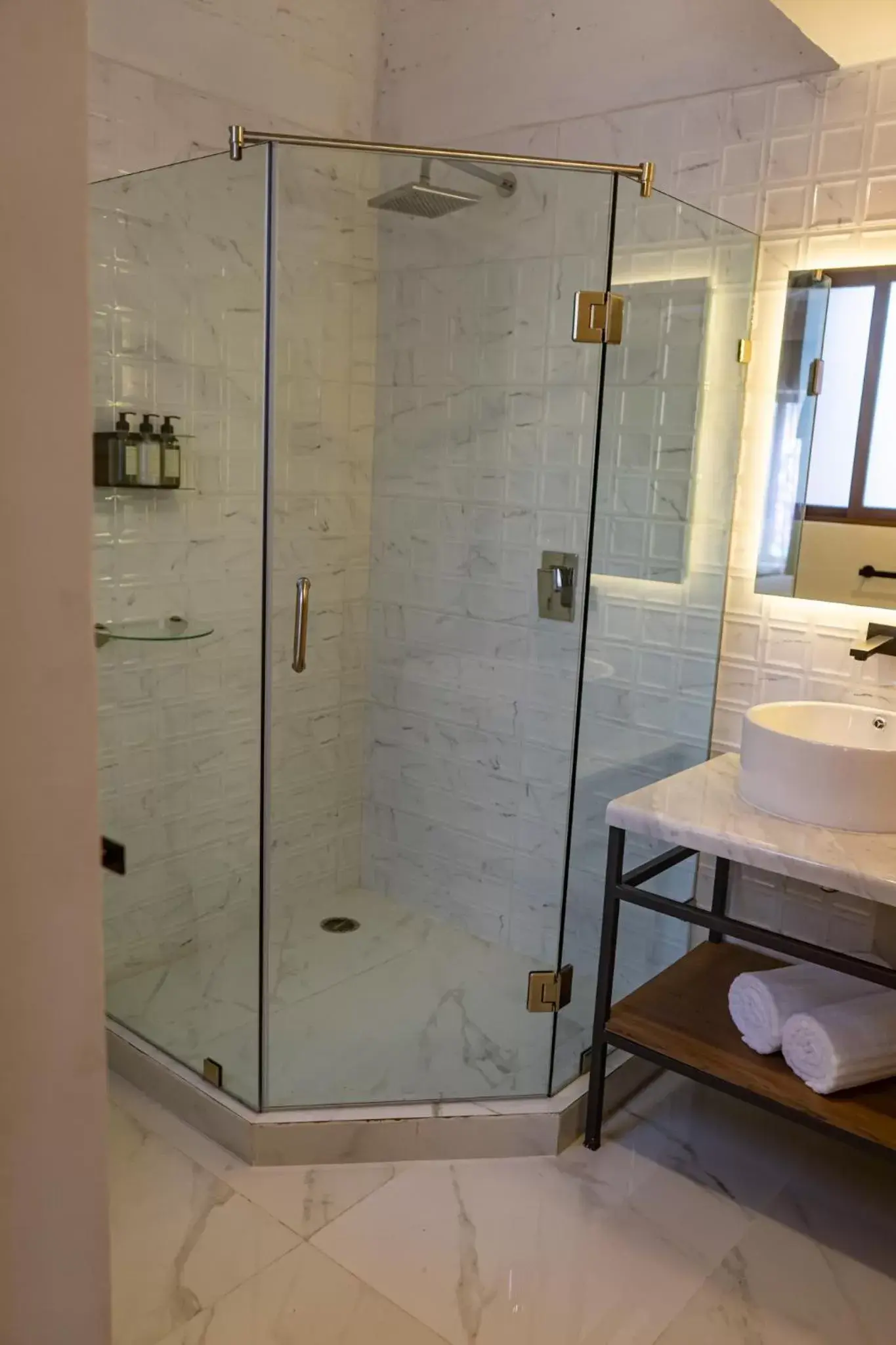 Shower, Bathroom in Agata Hotel Boutique & Spa