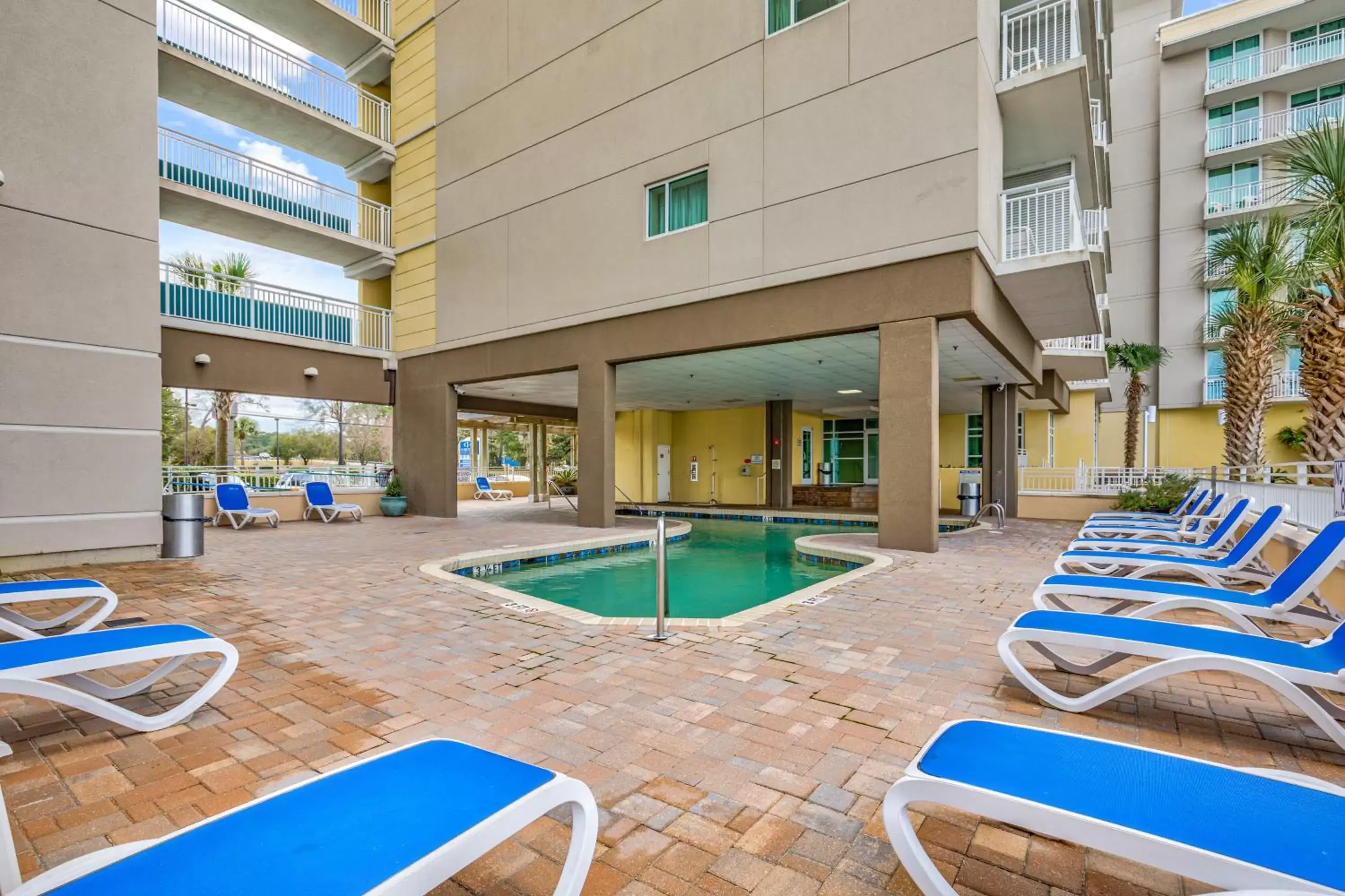 Swimming Pool in Harbourgate Marina Club