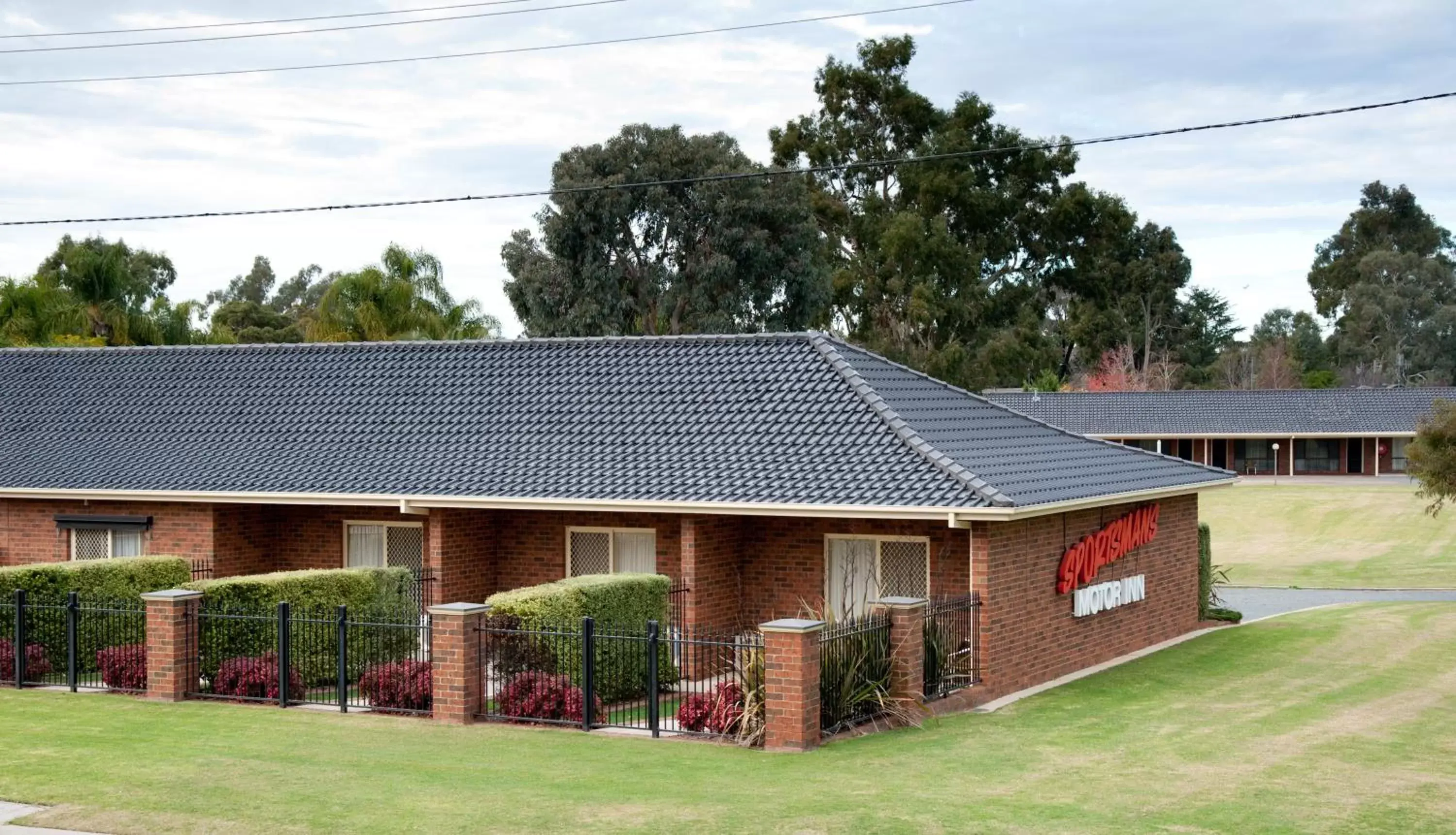 Street view, Property Building in Sportsmans Motor Inn