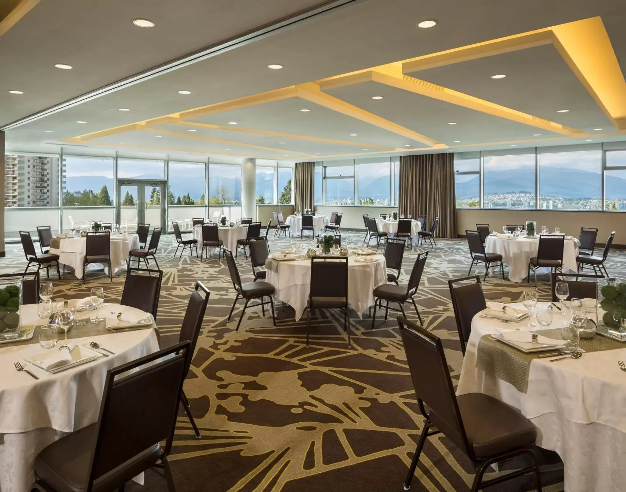 Banquet/Function facilities, Restaurant/Places to Eat in Element Vancouver Metrotown
