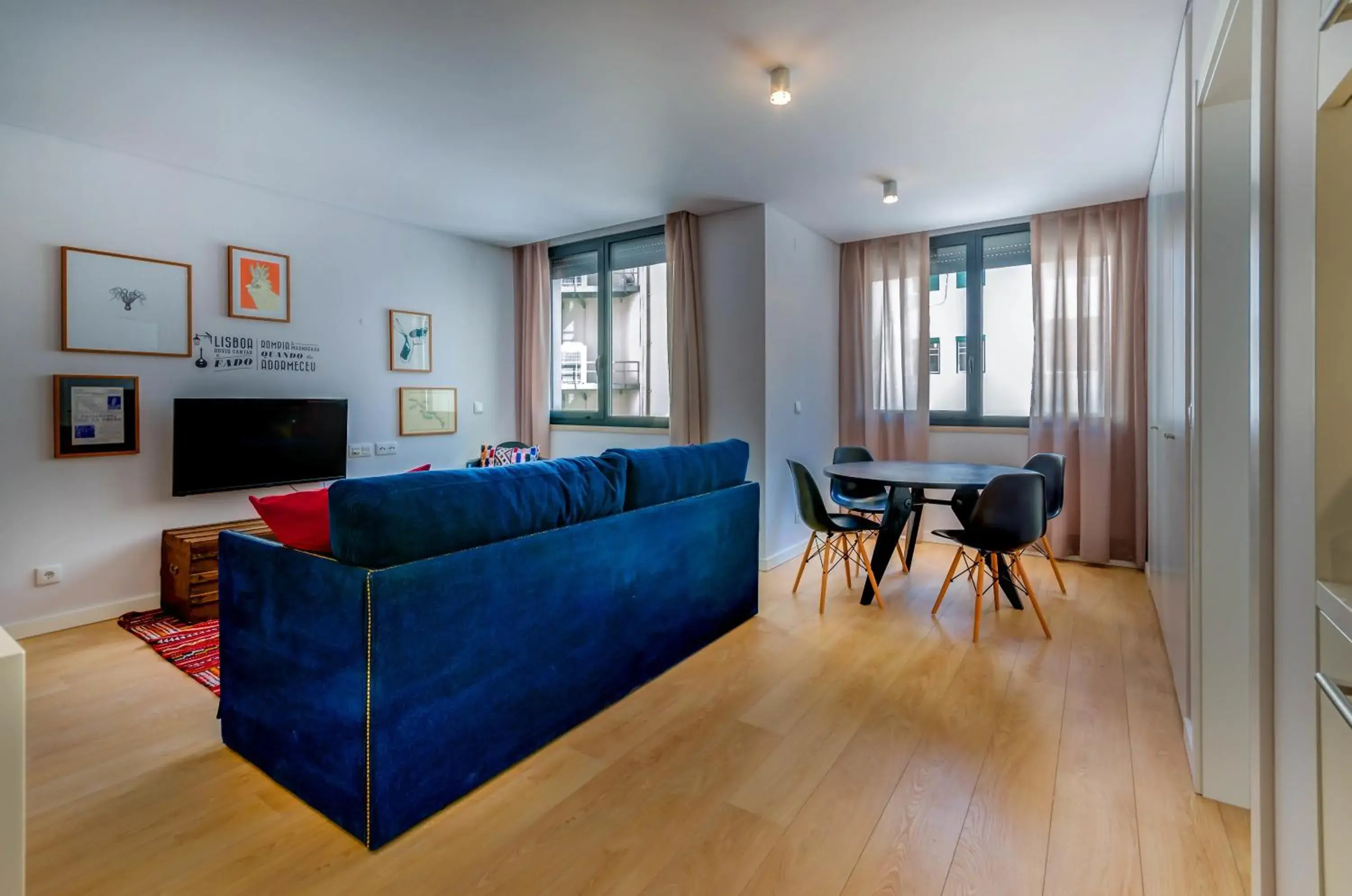 People, Seating Area in Lisbon Serviced Apartments - Liberdade