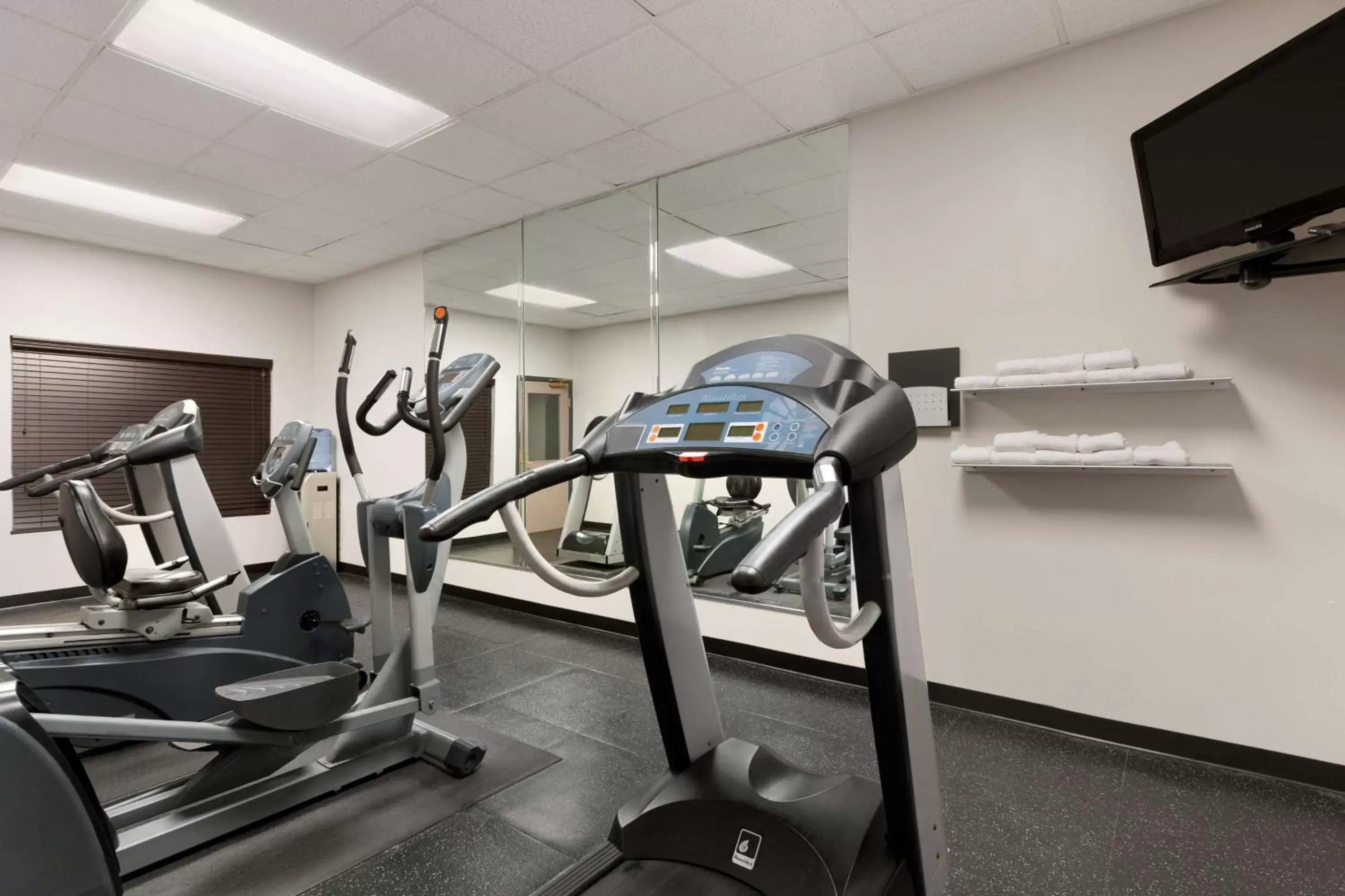 Activities, Fitness Center/Facilities in Country Inn & Suites by Radisson, Summerville, SC