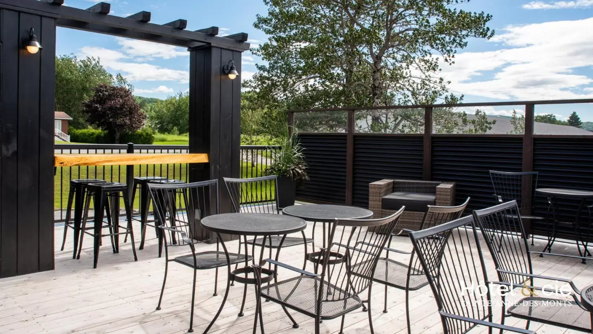 Patio, Balcony/Terrace in Hôtel & cie