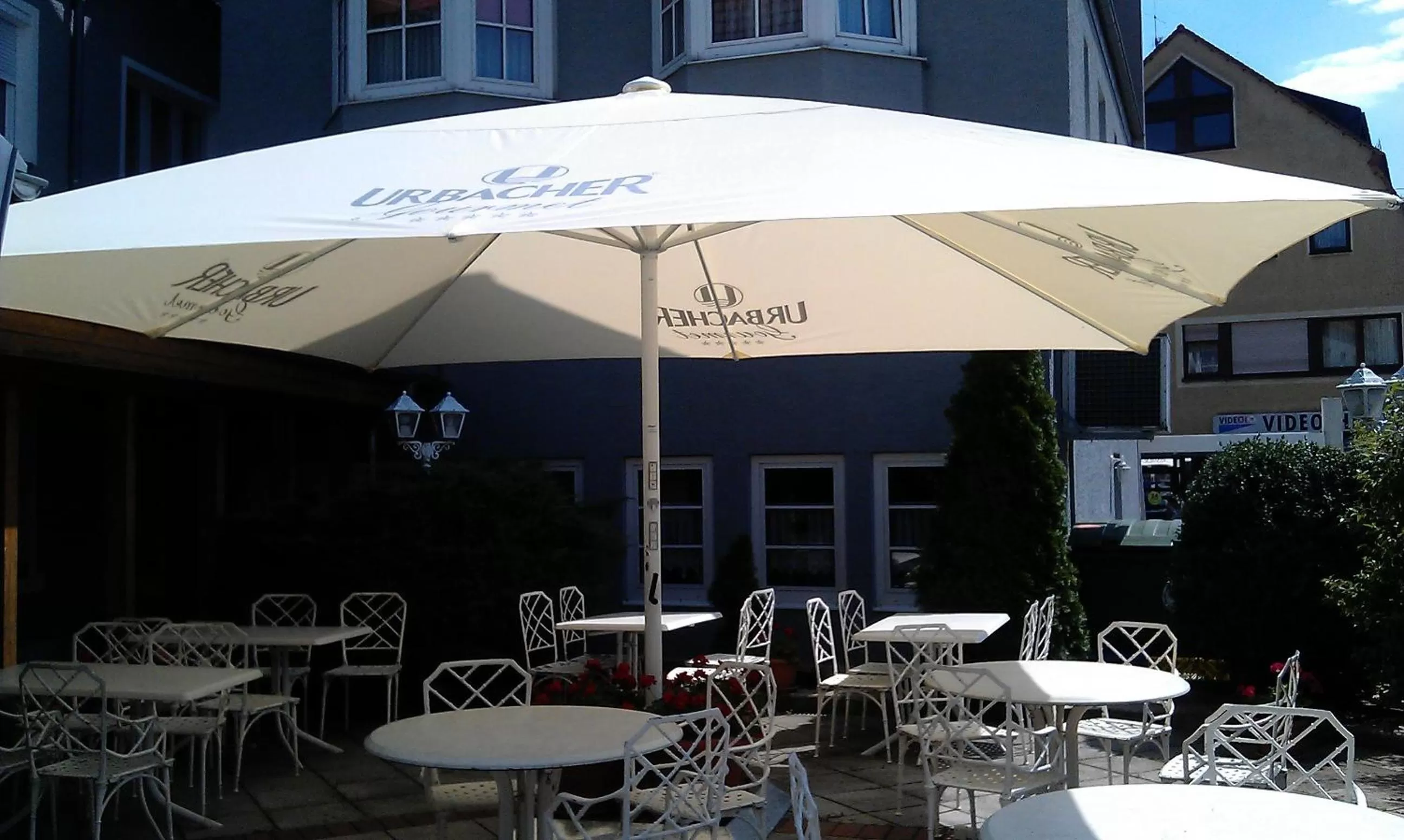 Restaurant/places to eat in Airport Hotel Filder Post