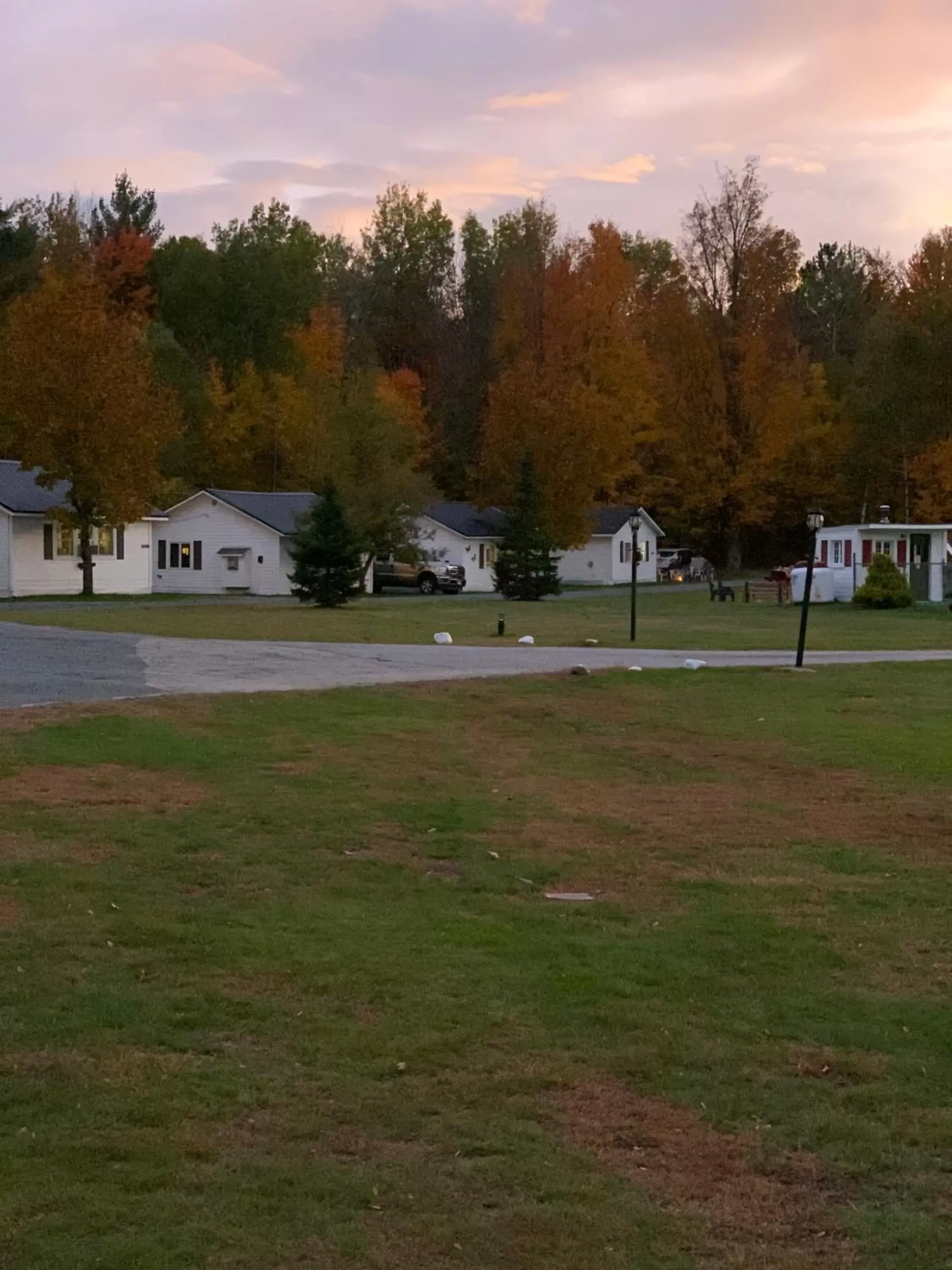 carrollmotel and cottages