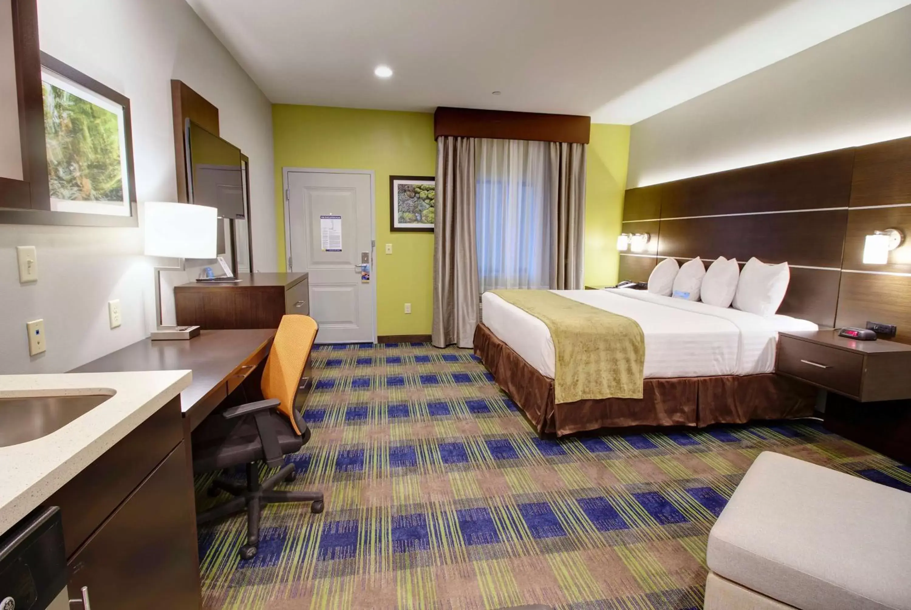 Photo of the whole room in Days Inn & Suites by Wyndham Port Arthur