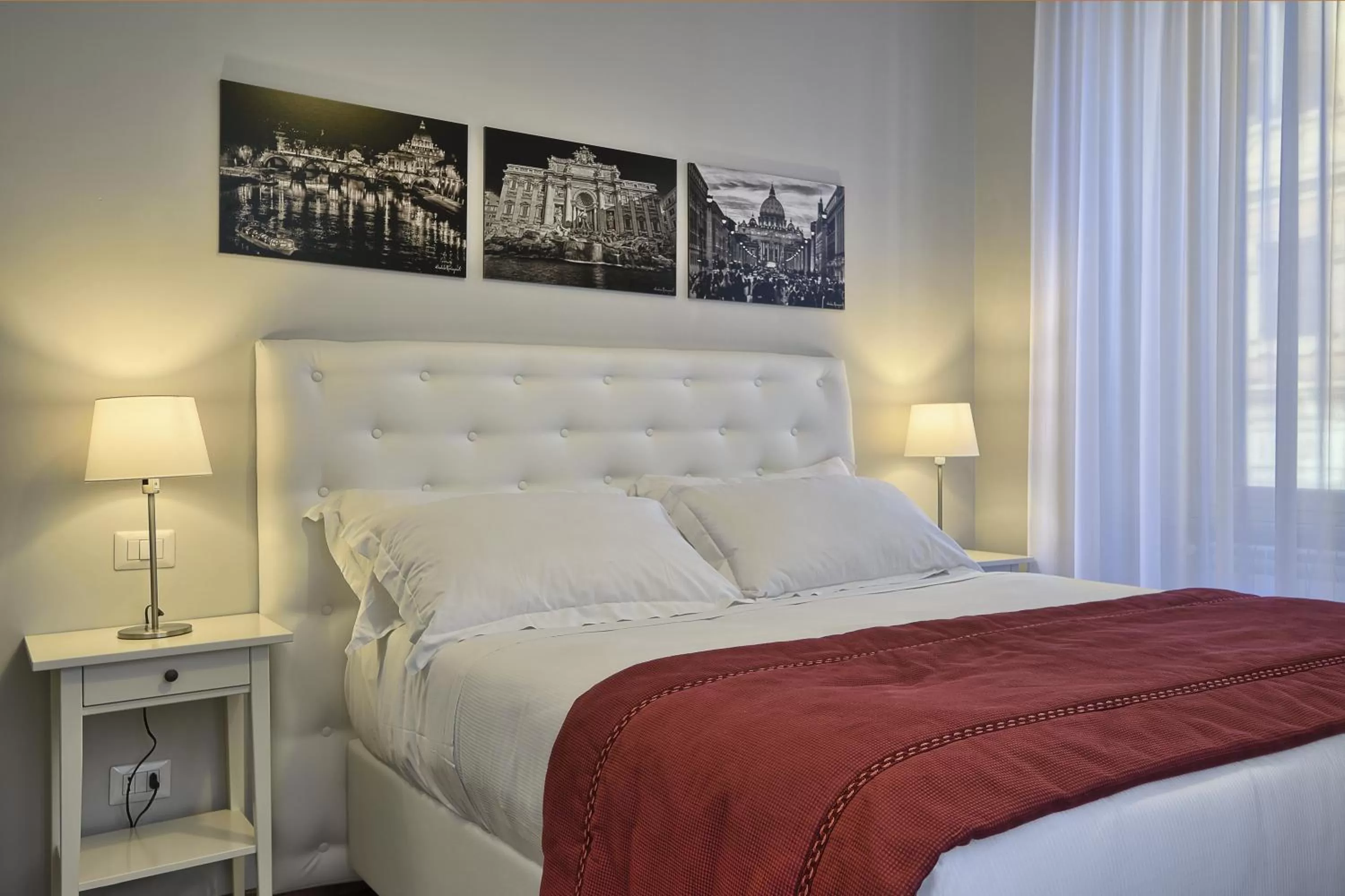 Photo of the whole room, Bed in Star Vatican Rooms