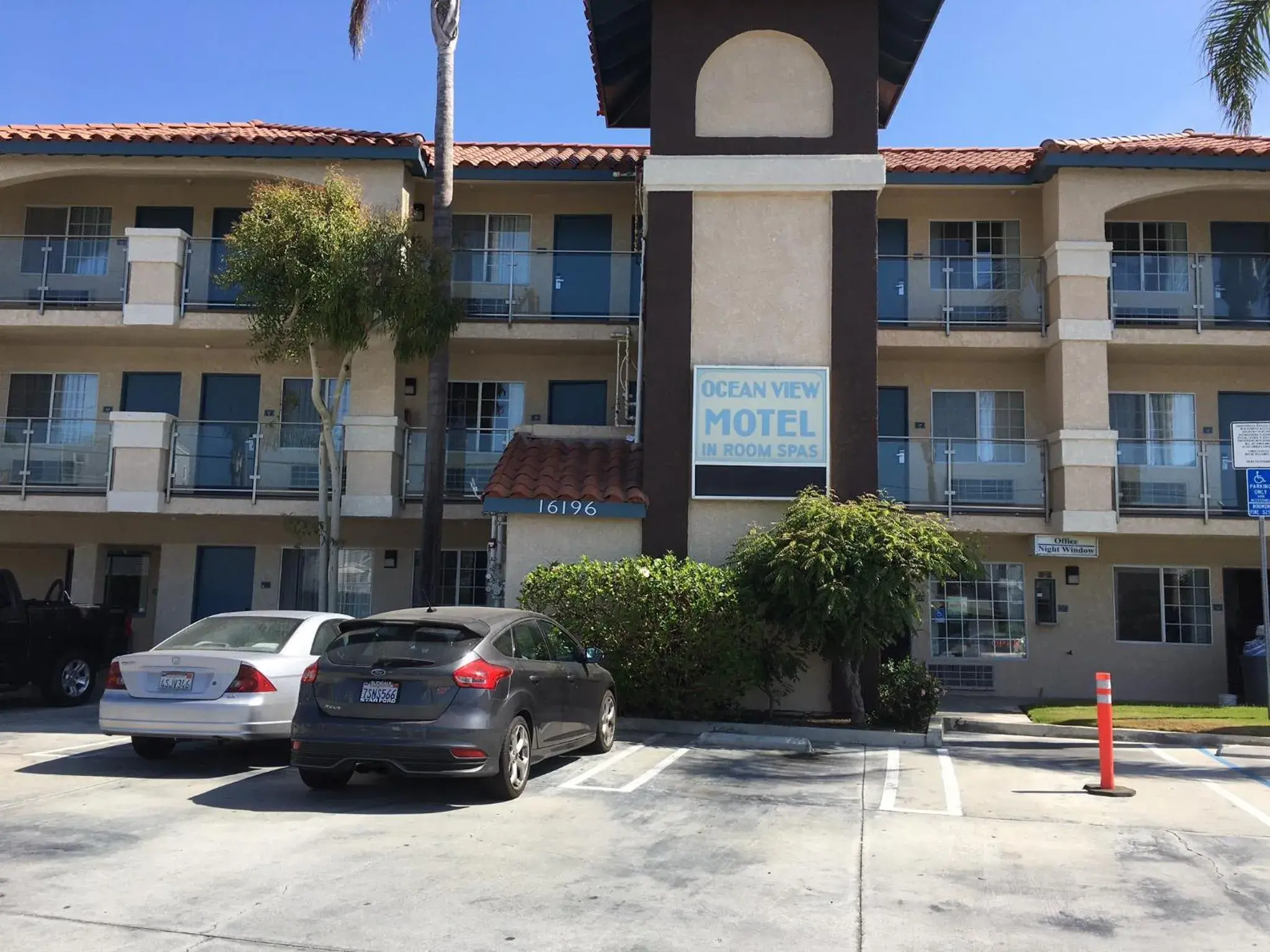 Facade/entrance, Property Building in OceanView Motel