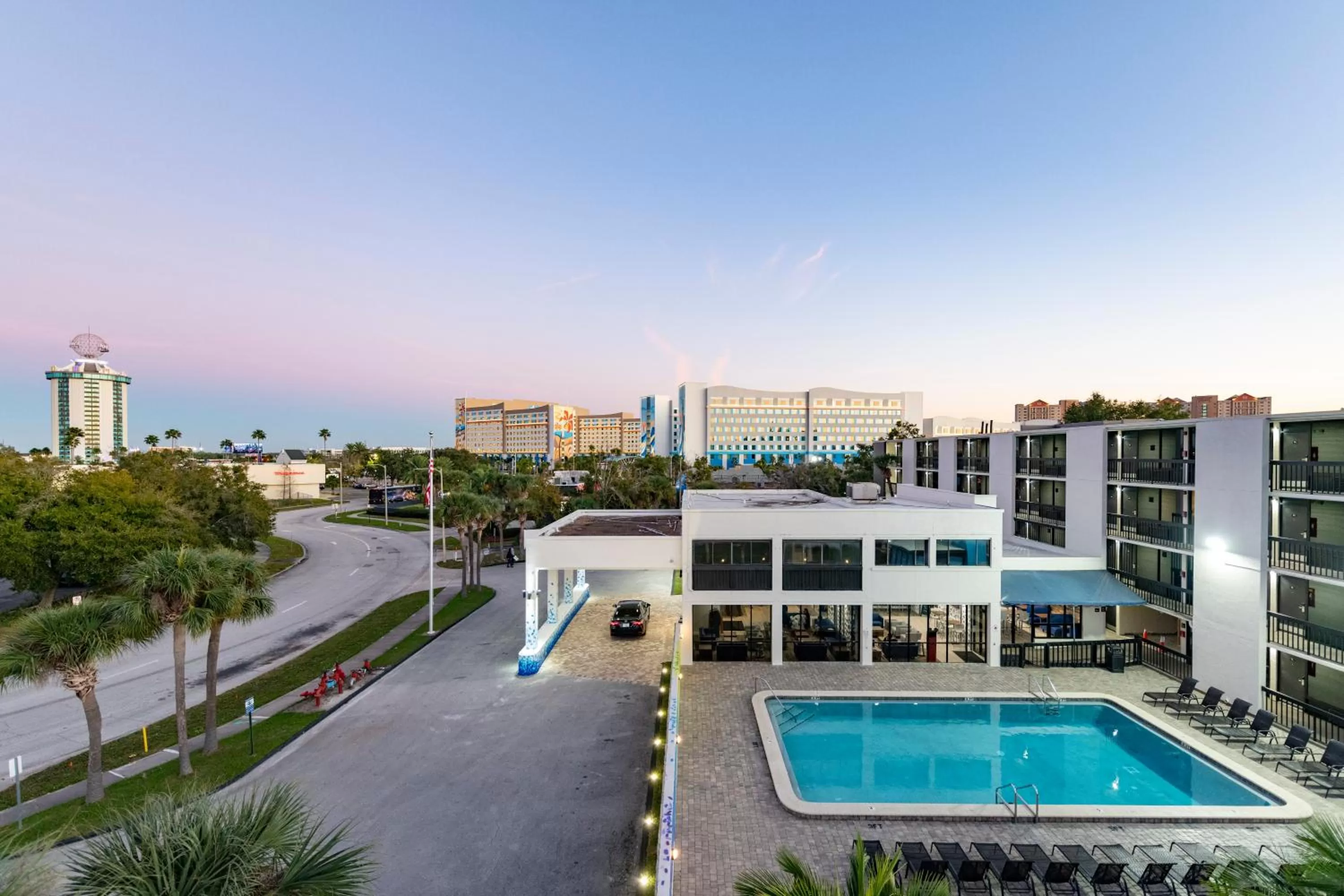 Pool view in Hotel Monreale Express International Drive Orlando